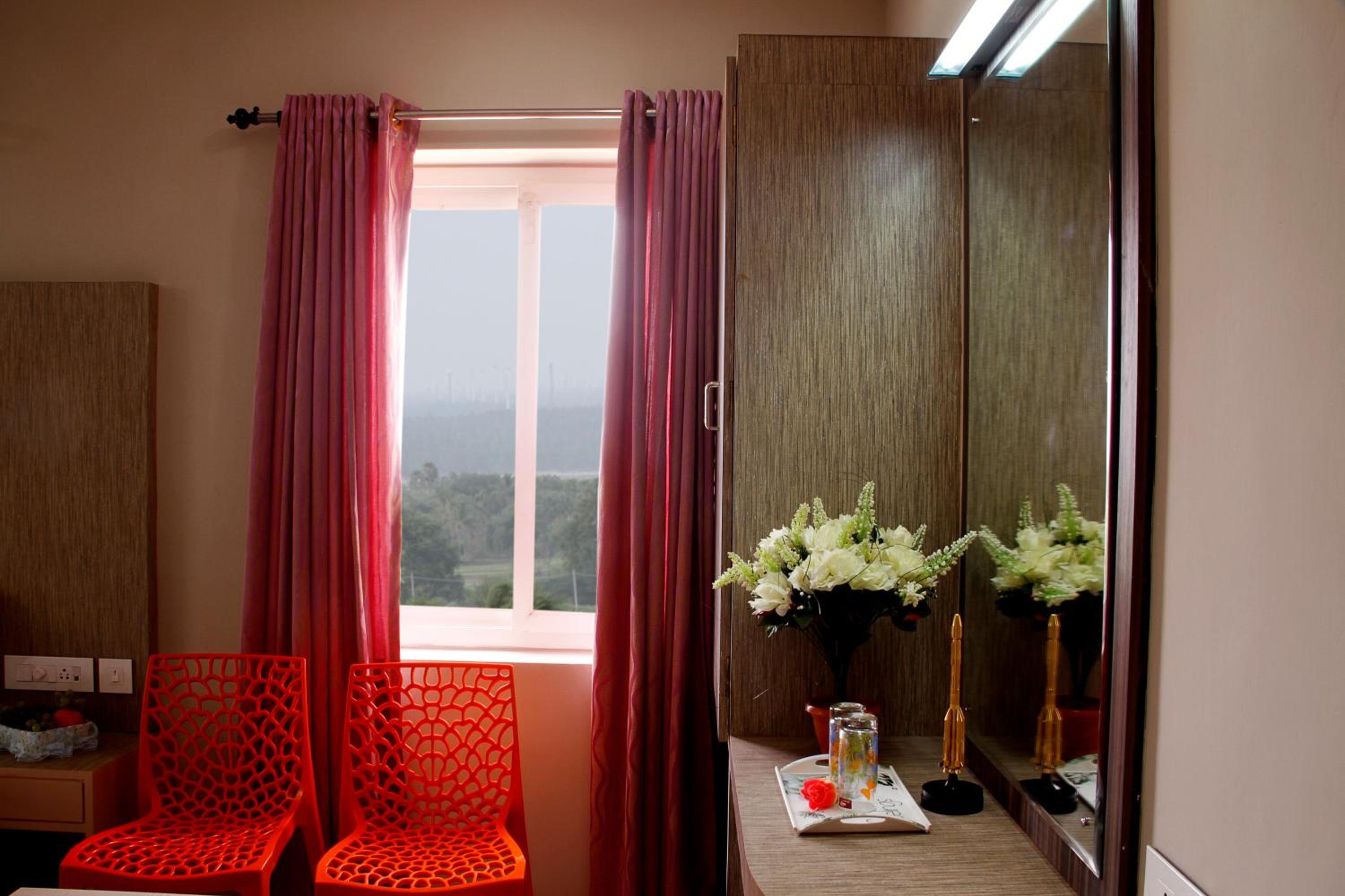 King Suite - Photo 2