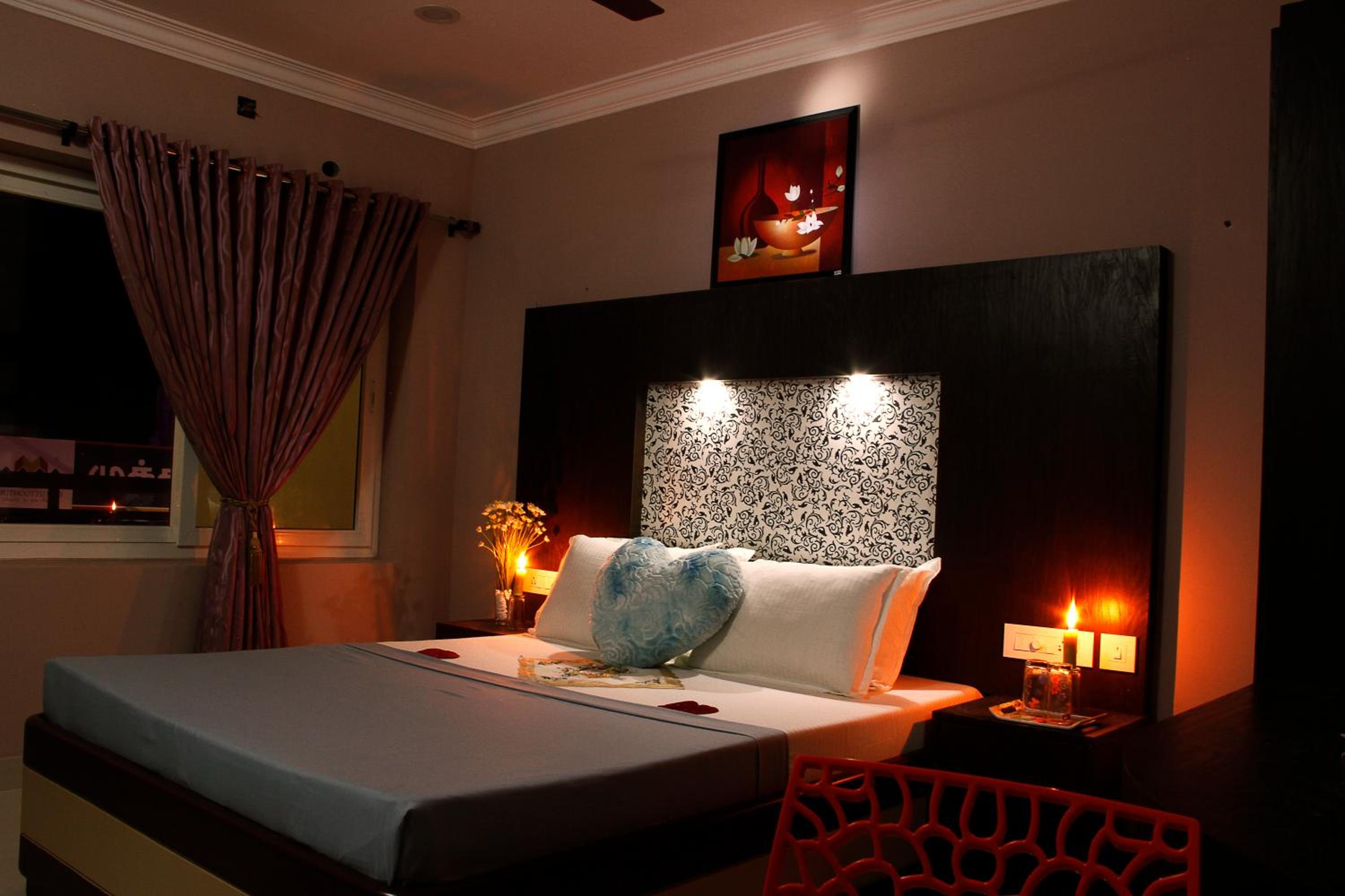 Executive Suite - Photo 6