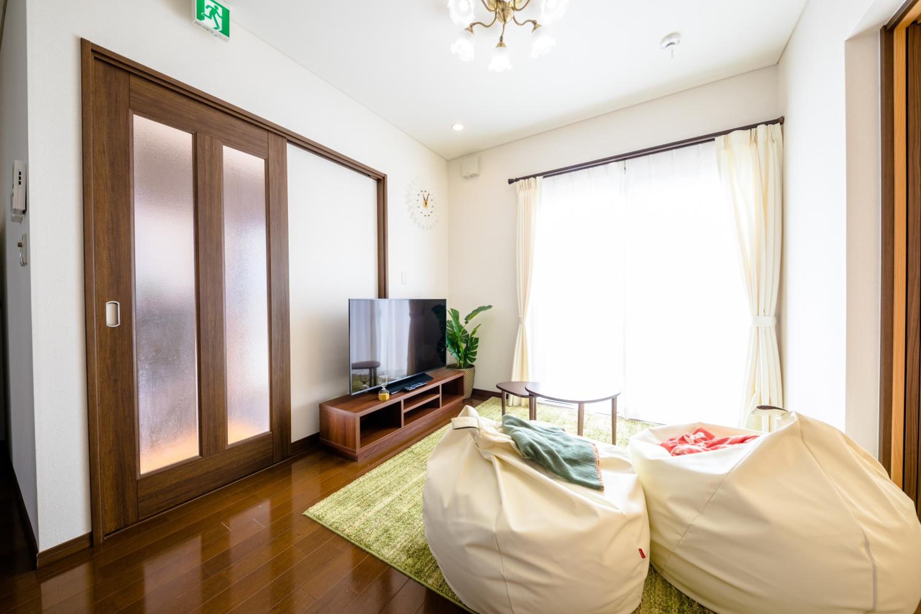 Three-Bedroom Villa - Photo 8