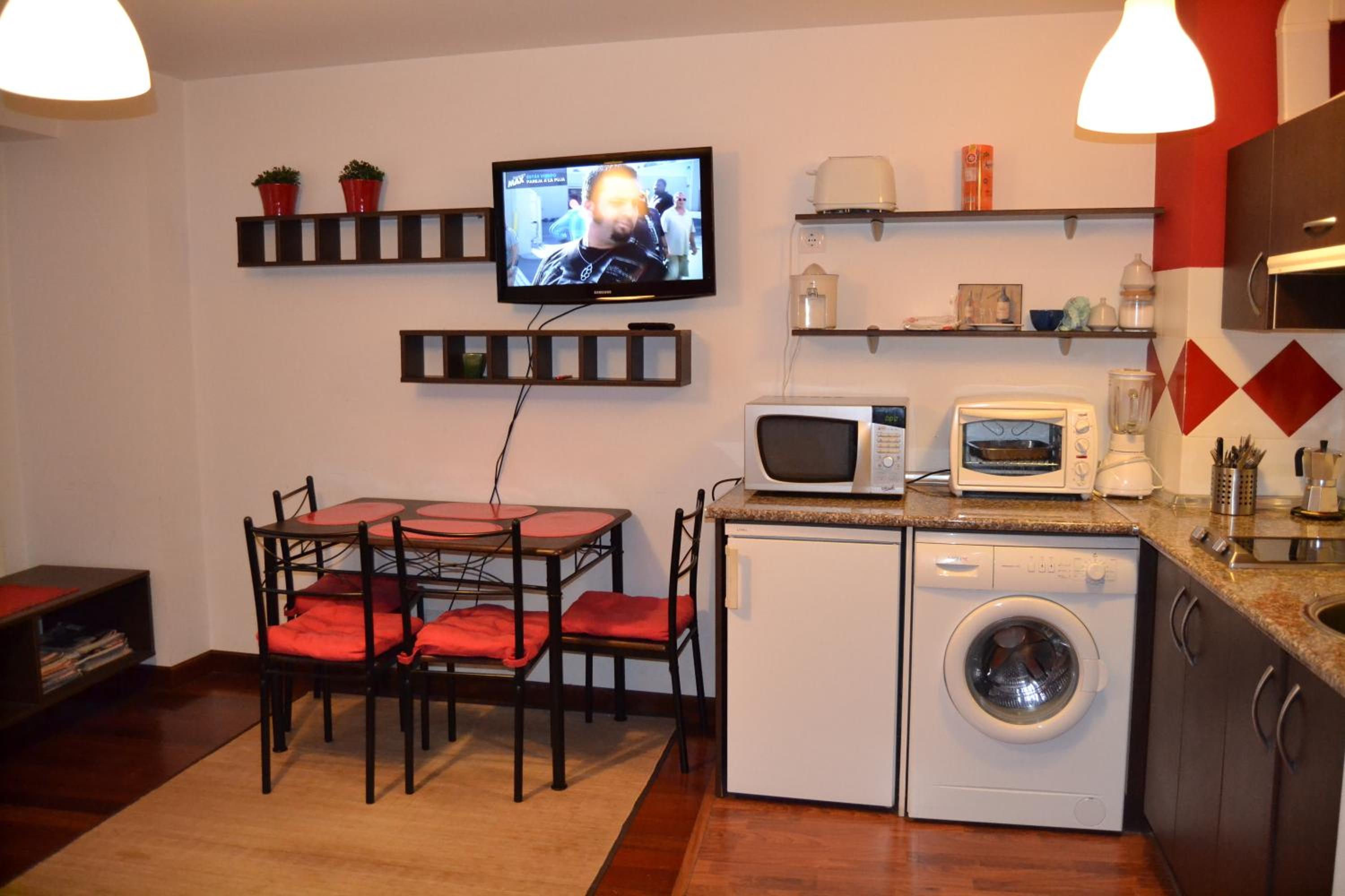One-Bedroom Apartment photo 3