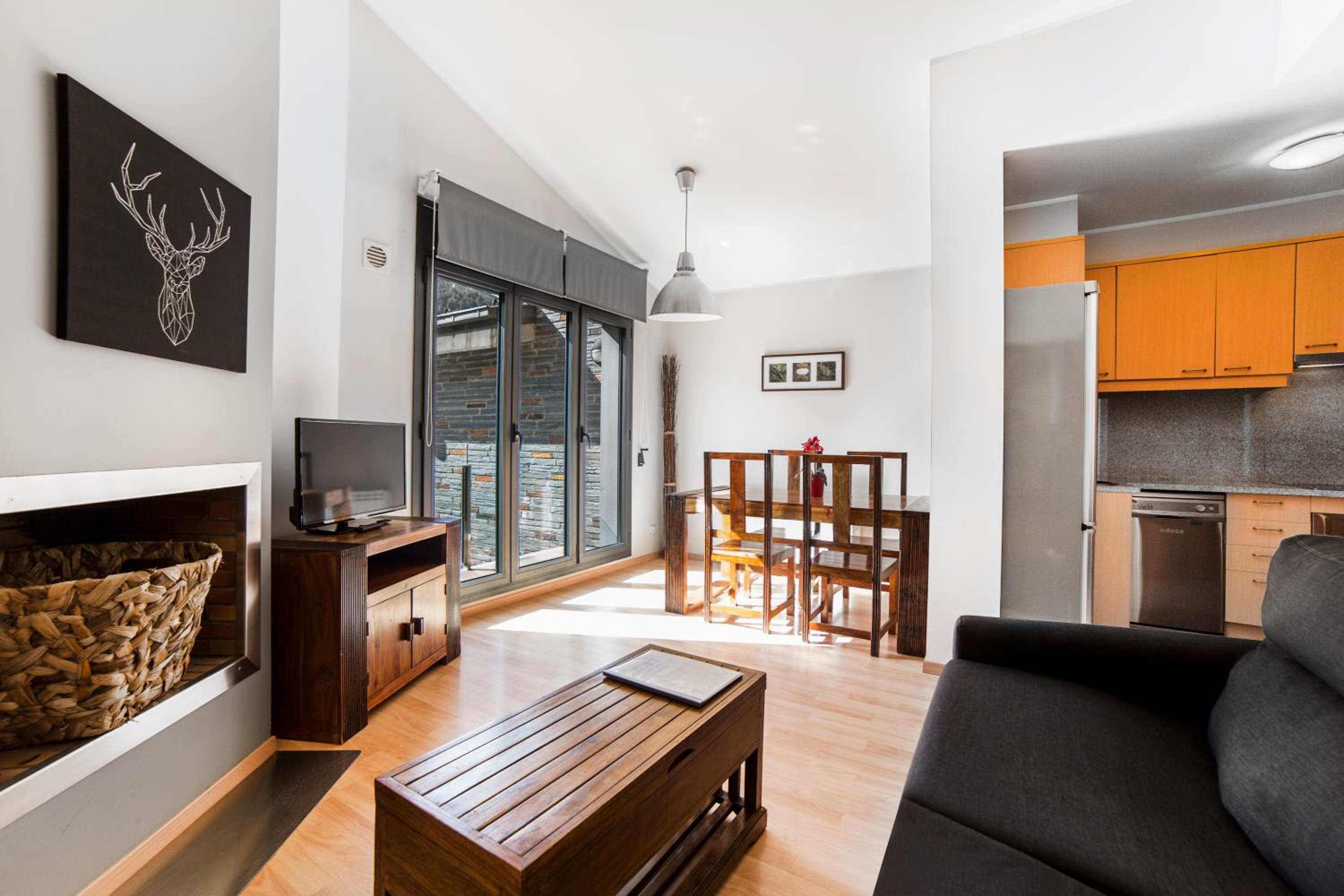 One-Bedroom Apartment with Views