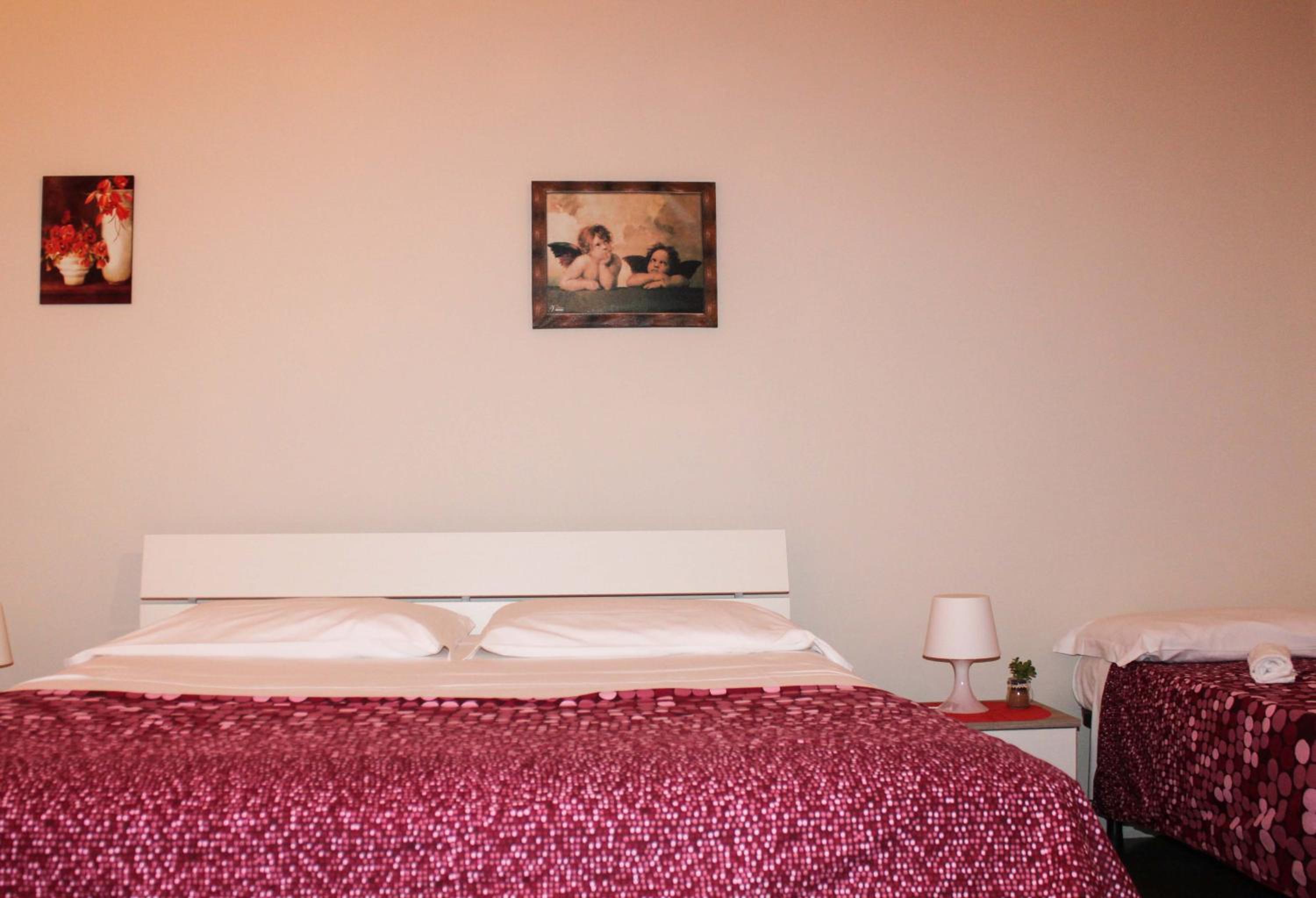 Triple Room with Private Bathroom - Photo 9