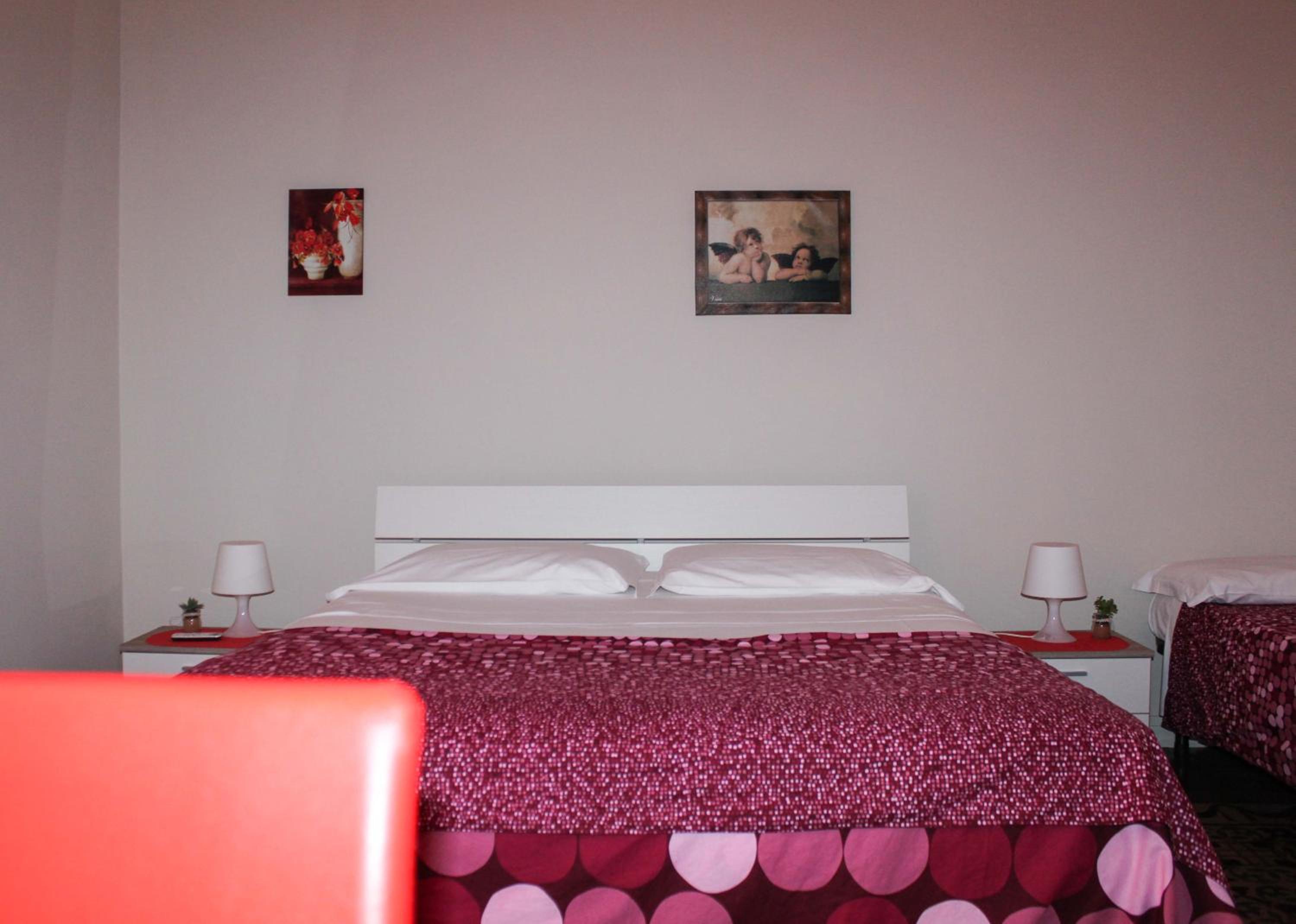 Triple Room with Private Bathroom - Photo 10