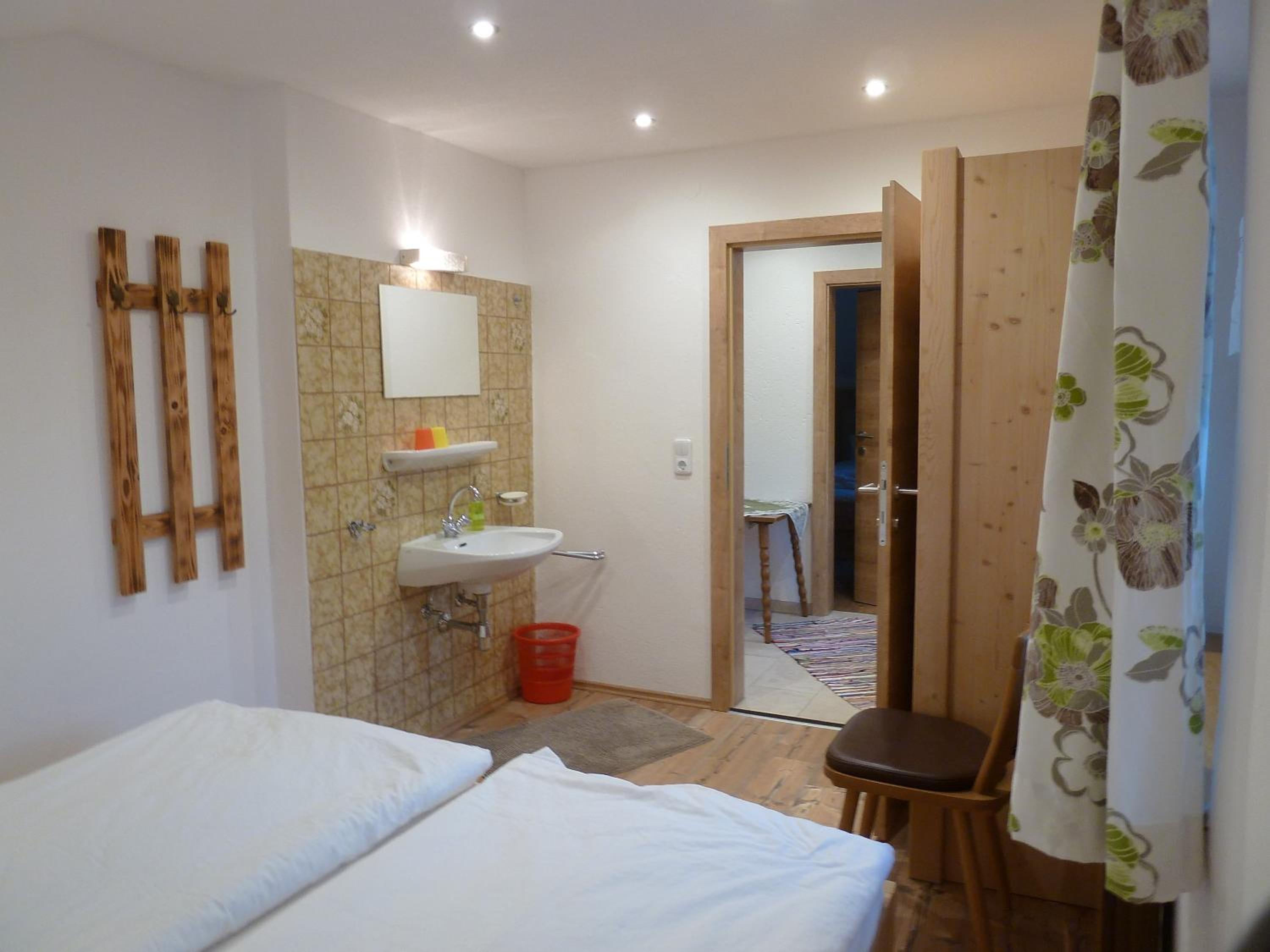 Apartment with Shower photo 2