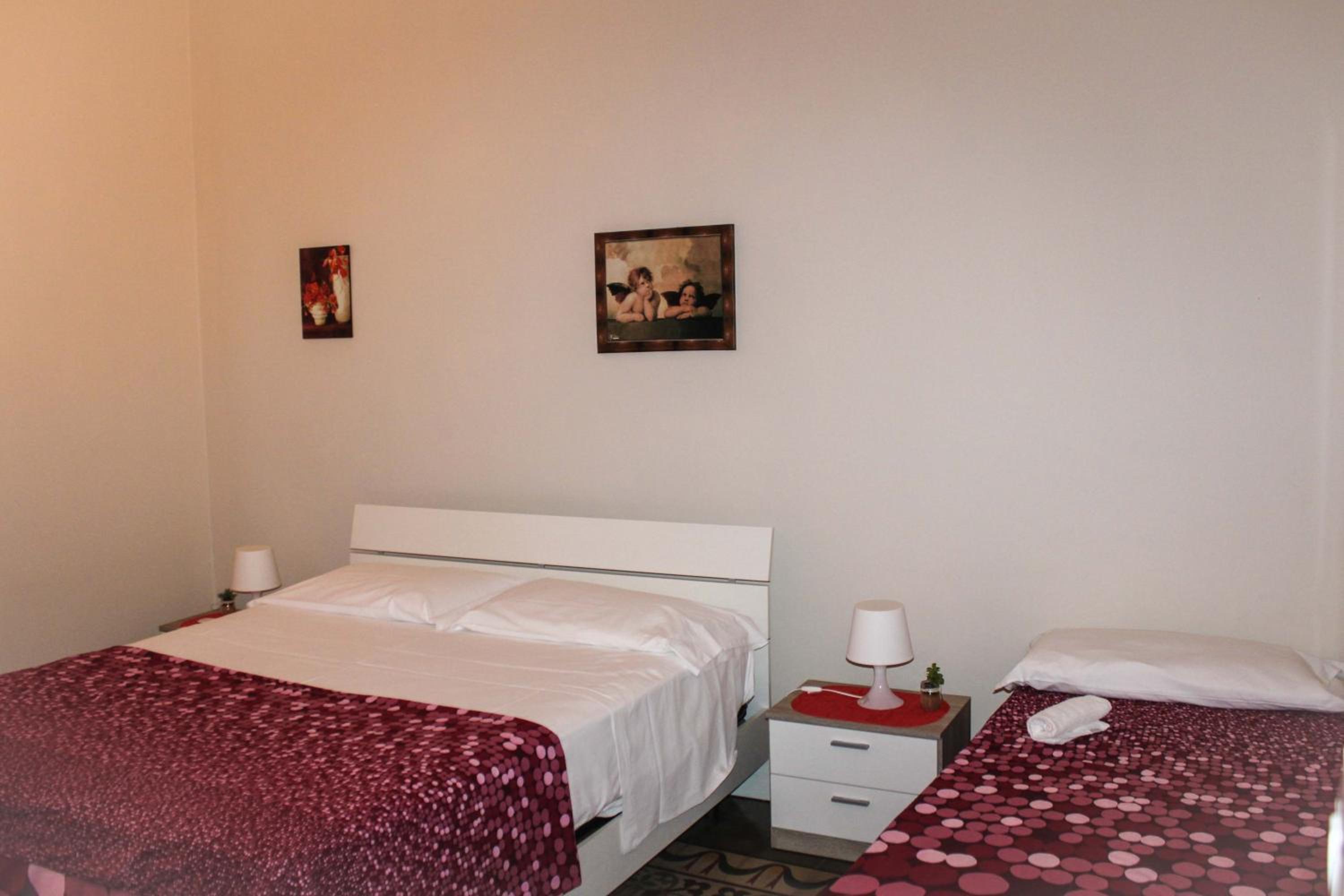 Triple Room with Private Bathroom - Photo 24