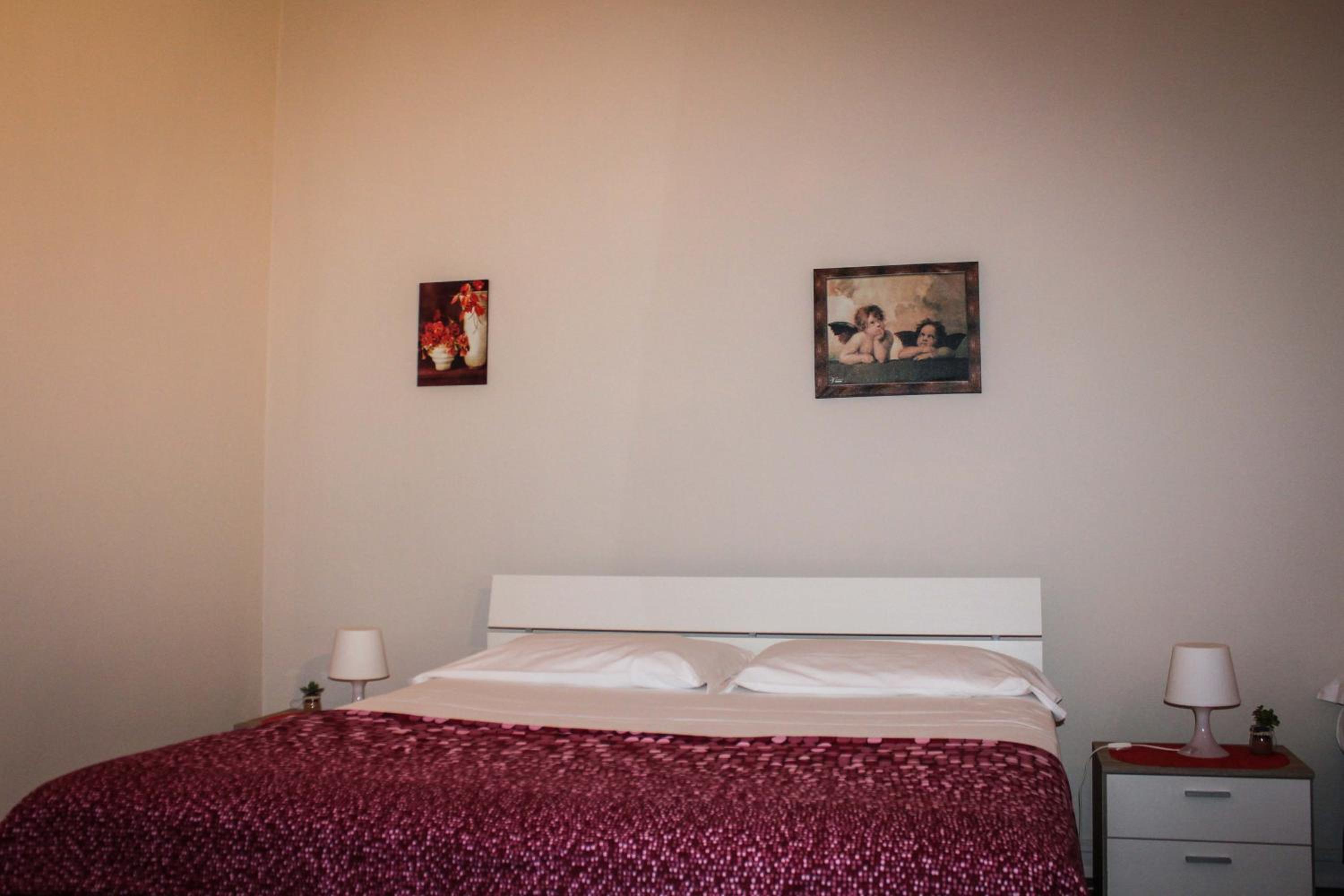 Triple Room with Private Bathroom - Photo 13