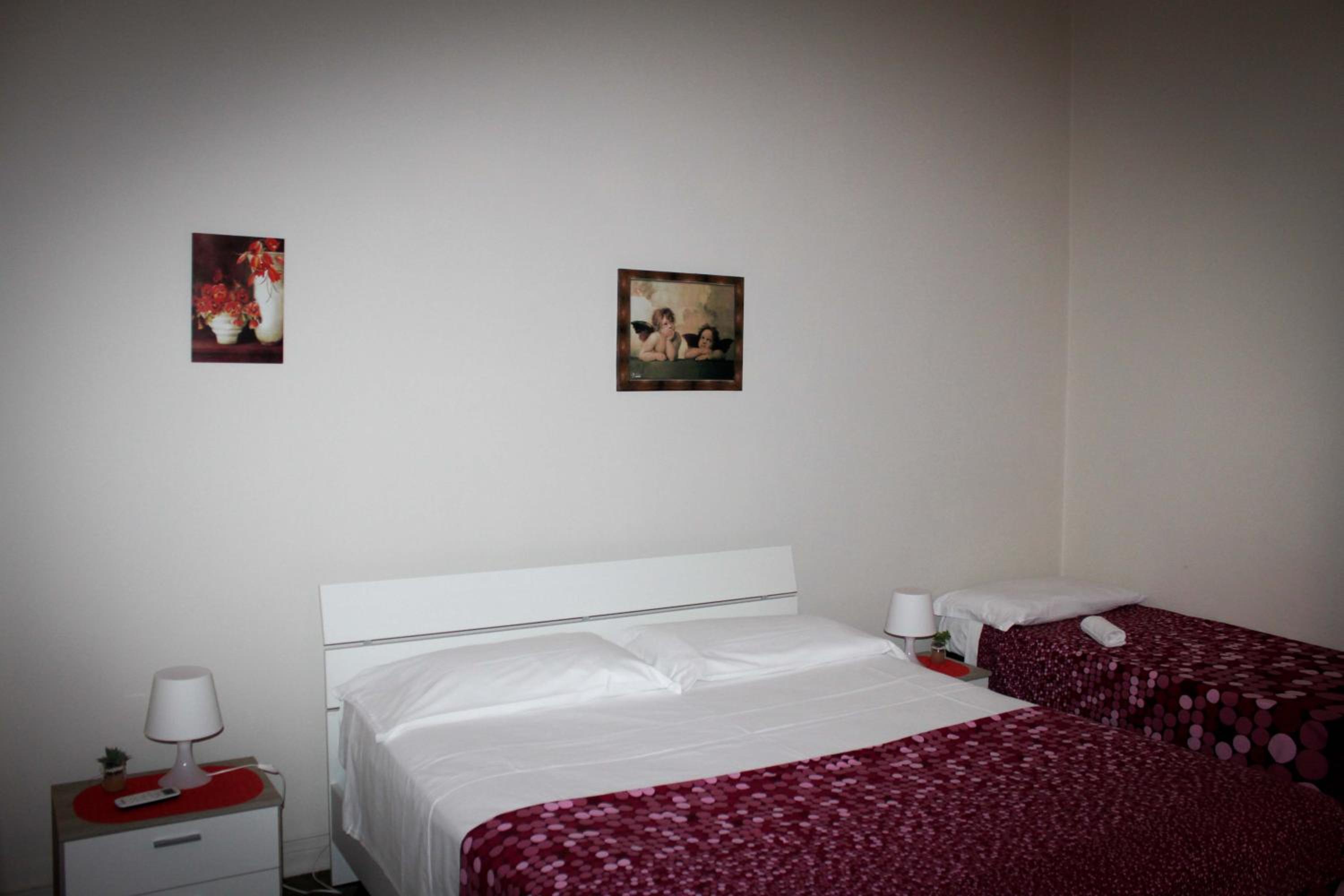 Triple Room with Private Bathroom - Photo 26