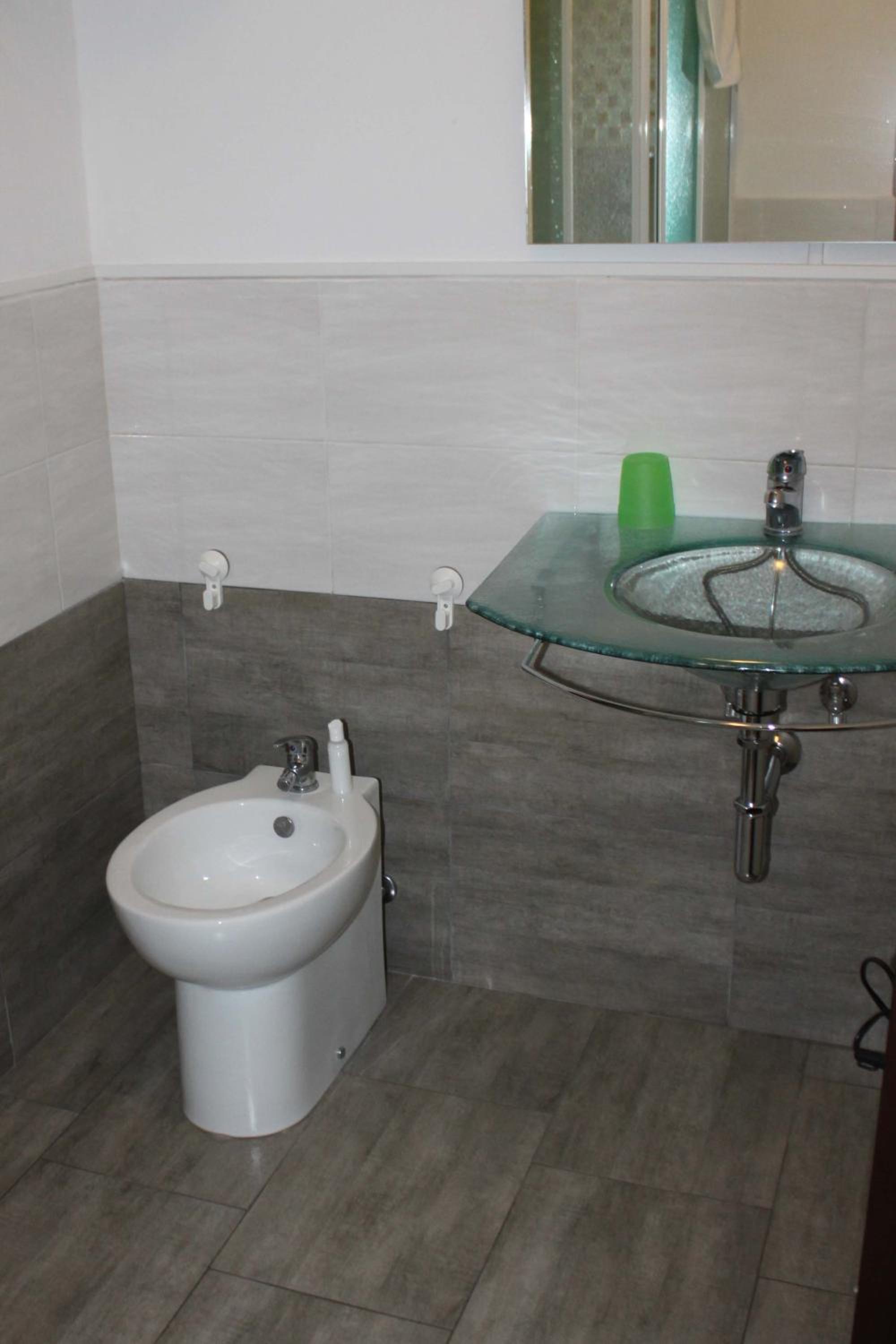 Triple Room with Private Bathroom - Photo 3
