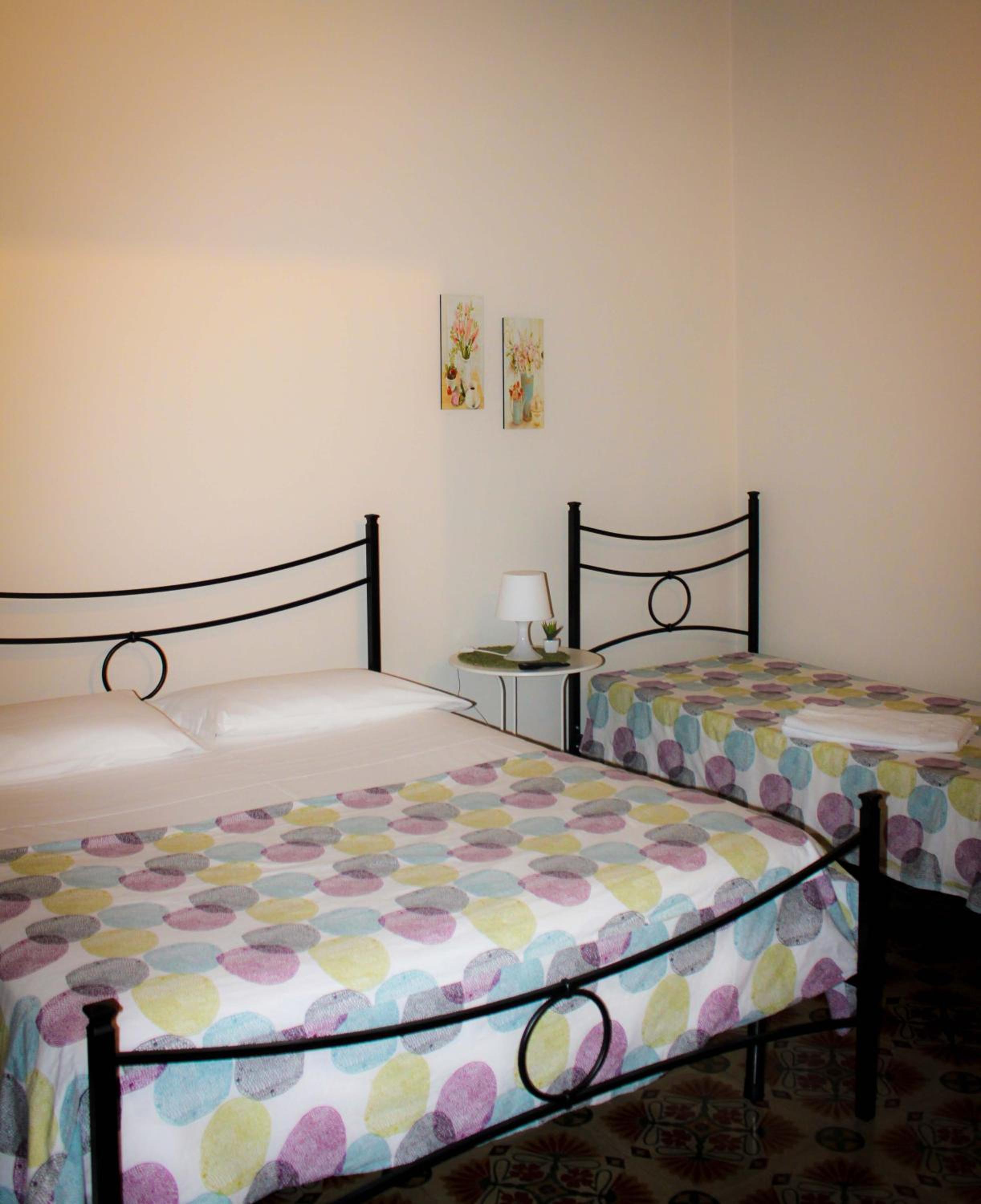 Triple Room with Private Bathroom - Photo 5