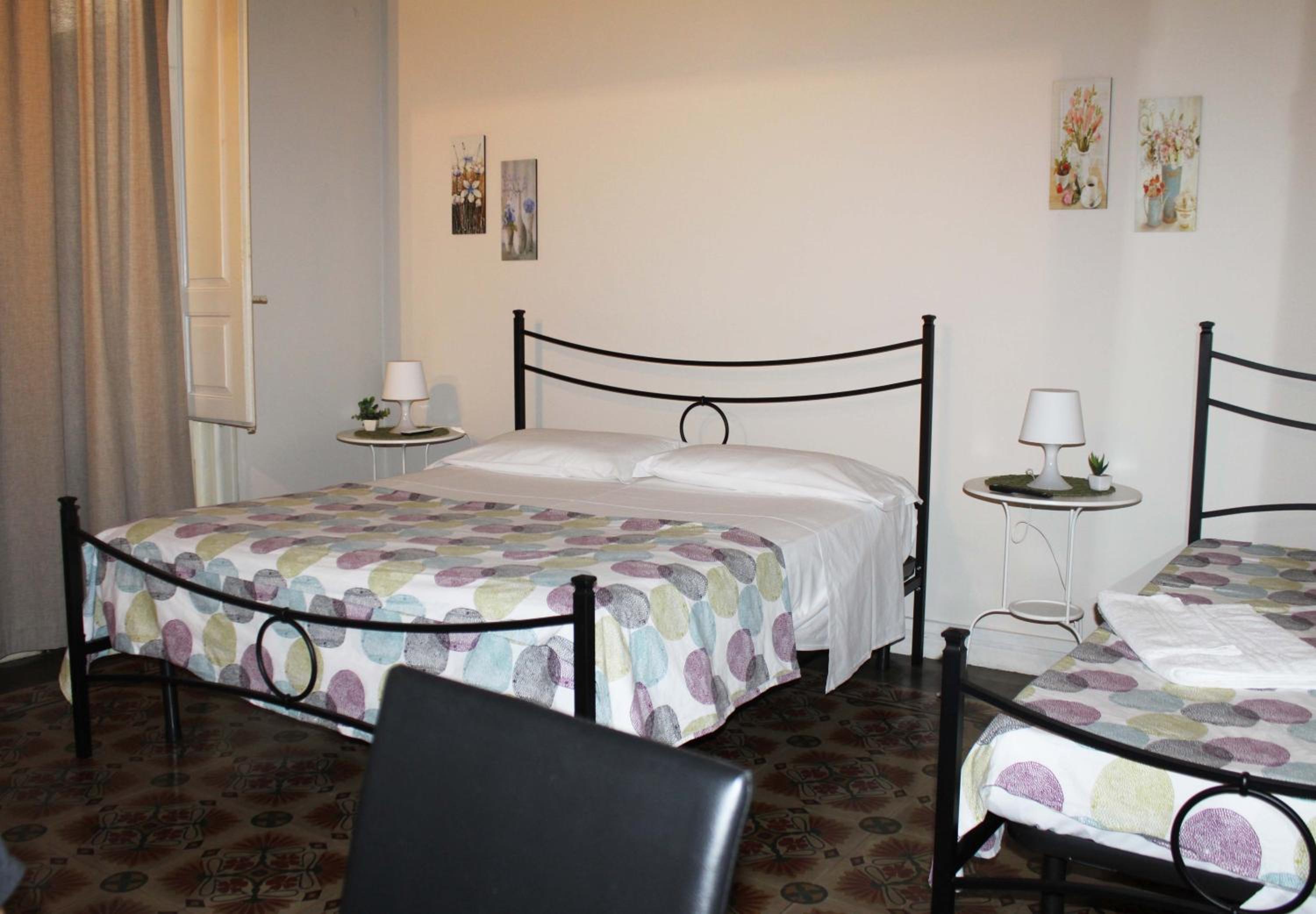 Triple Room with Private Bathroom - Photo 15