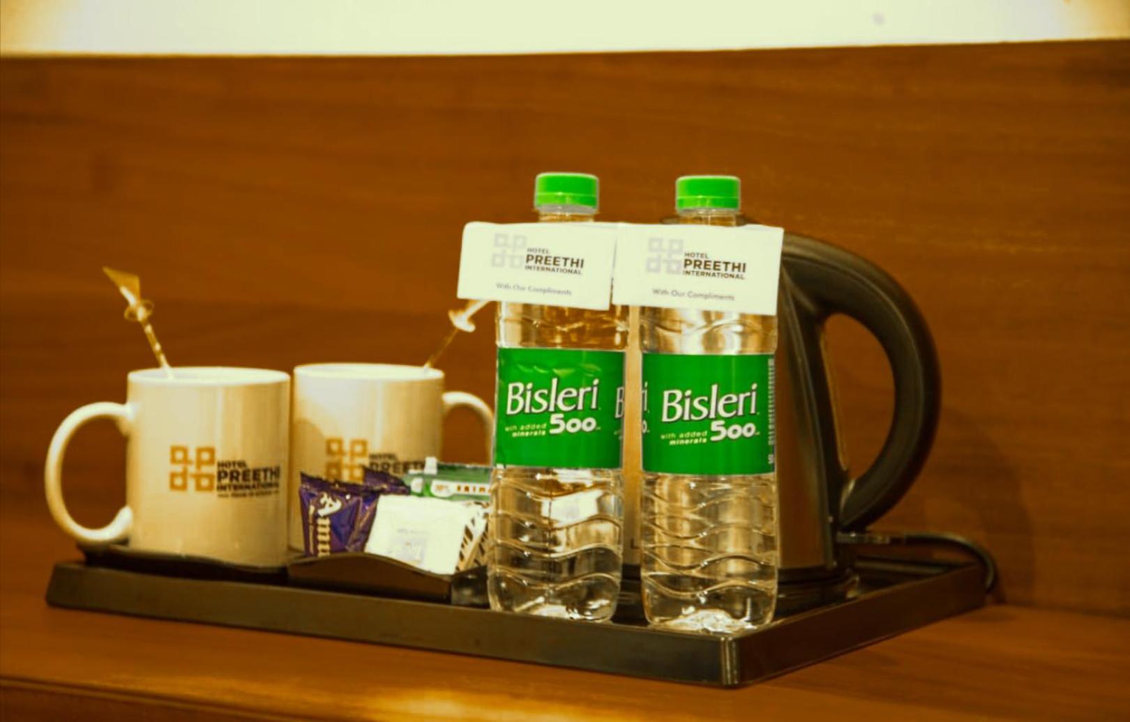 Deluxe King Room - Photo 8