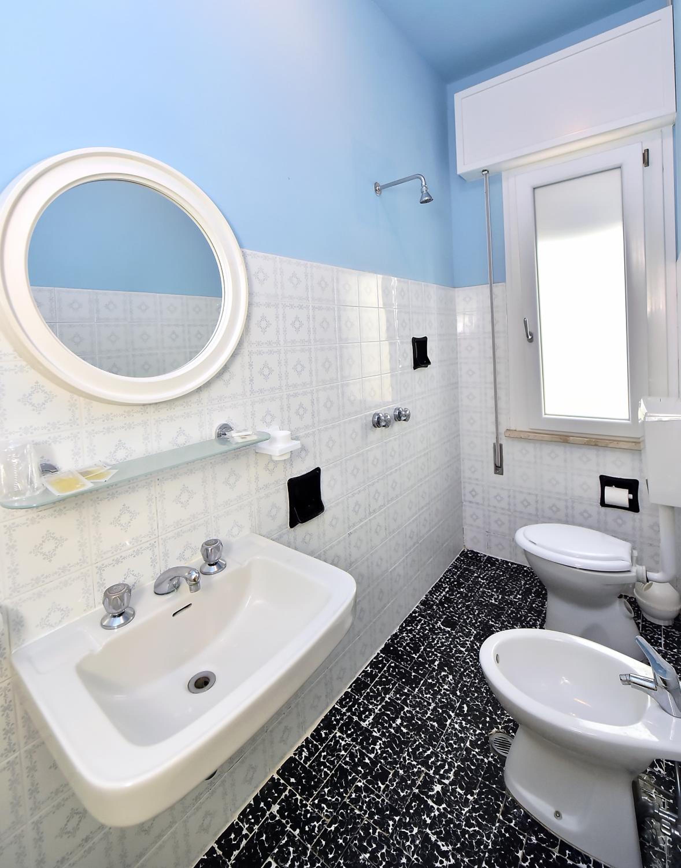 Standard Quadruple Room photo 3