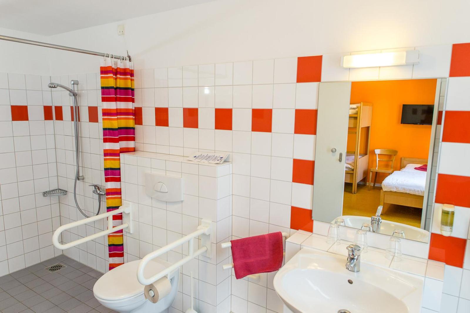 Triple Room - Disability Access thumbnail 5