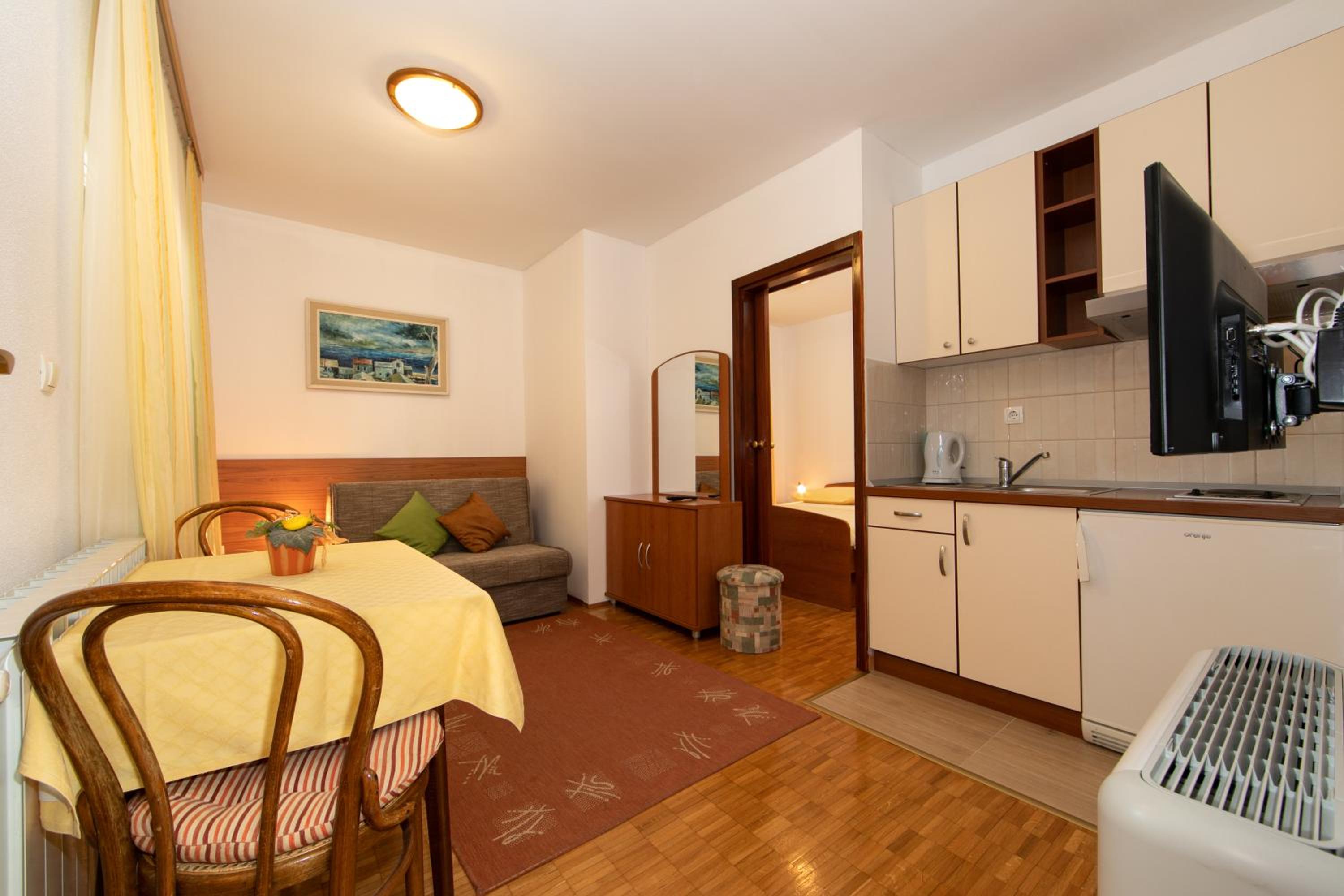 One-Bedroom Apartment