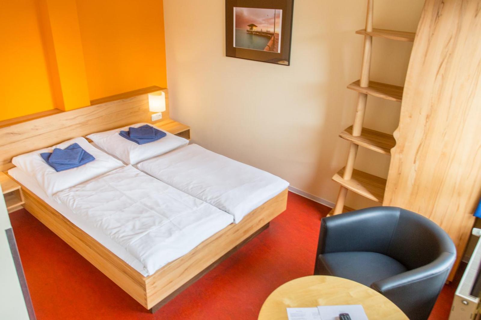 Double Room thumbnail 6