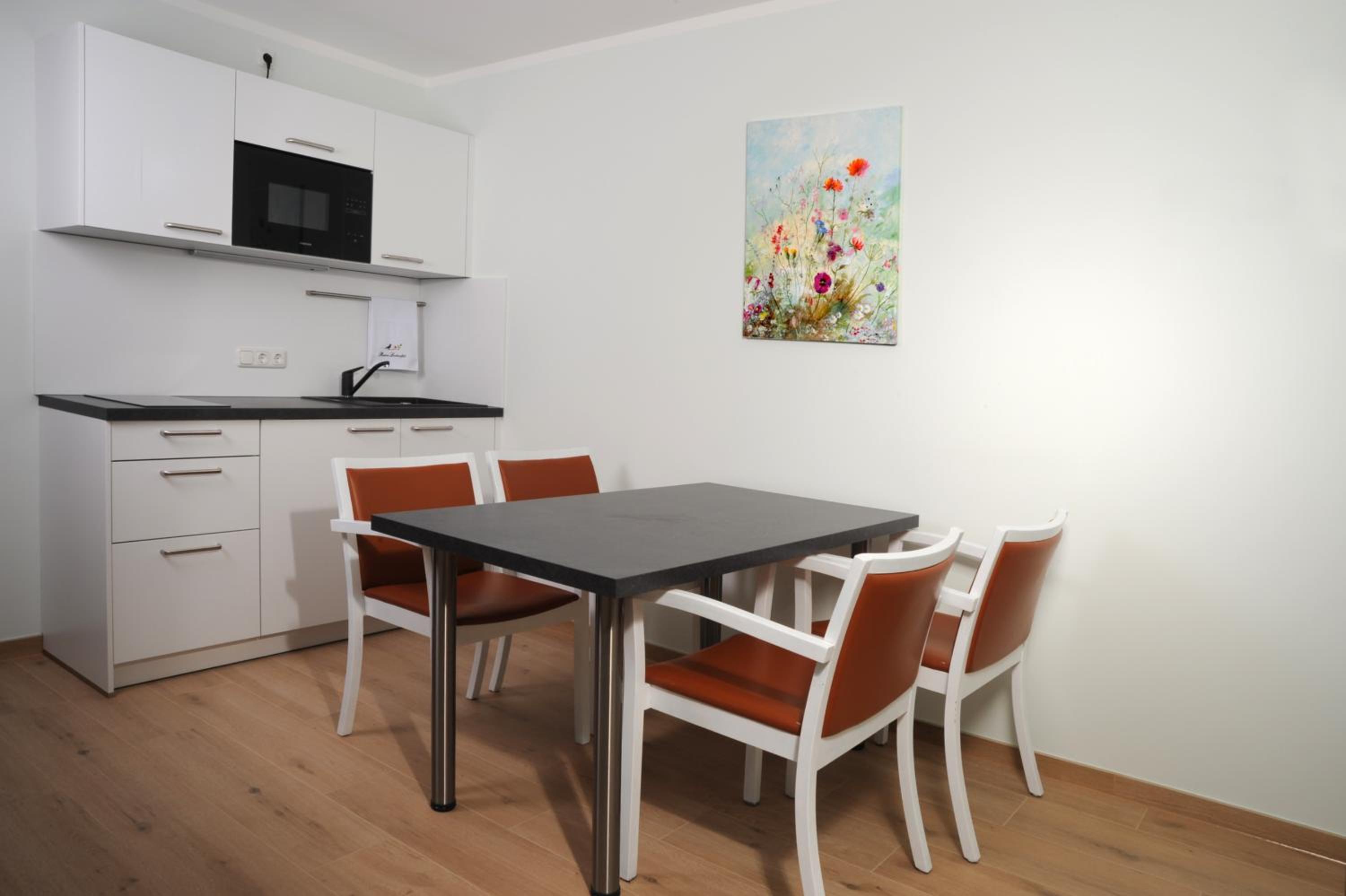 Apartment with 4 beds and kitchenette photo 3