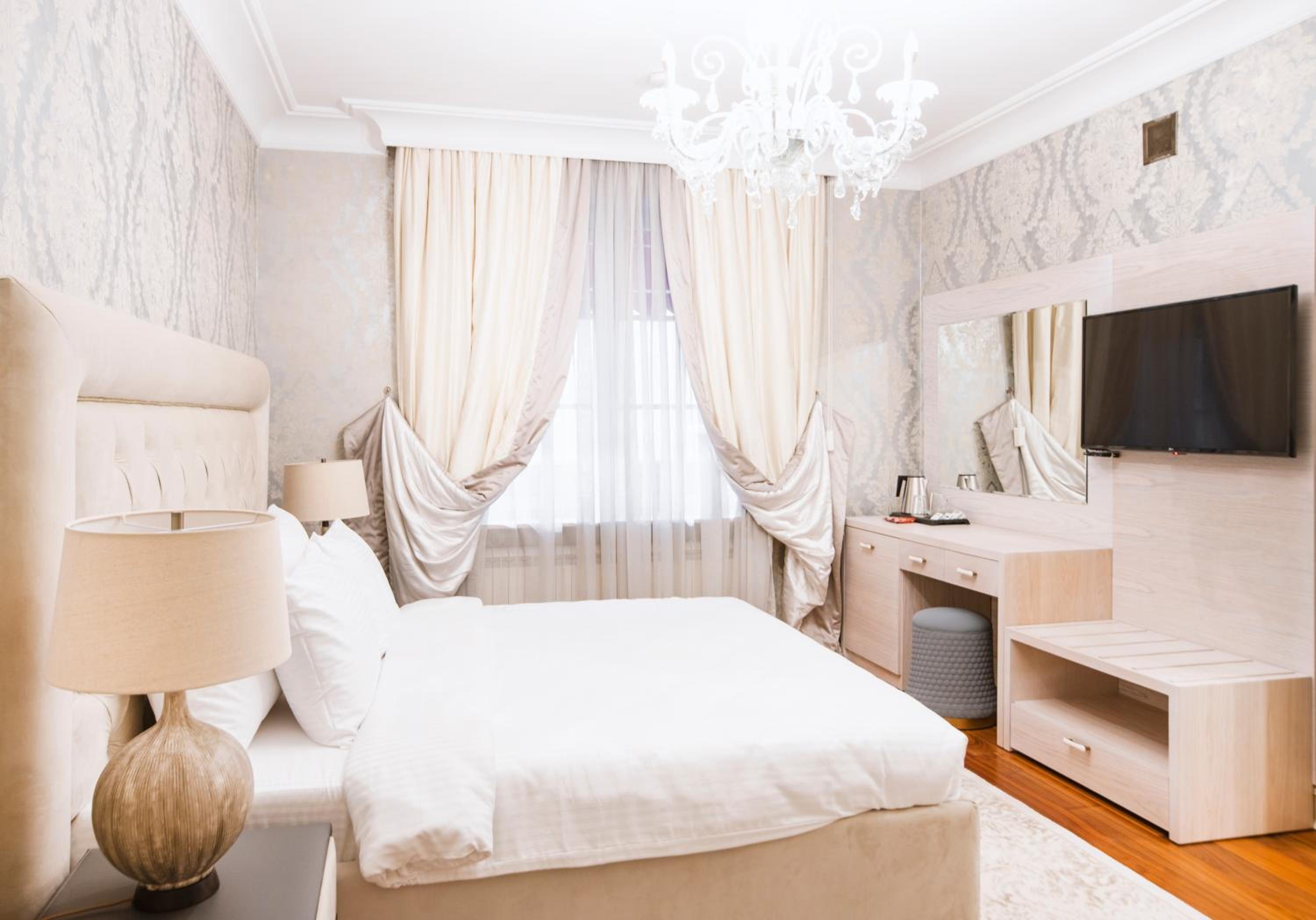 Deluxe Double Room - Photo 9