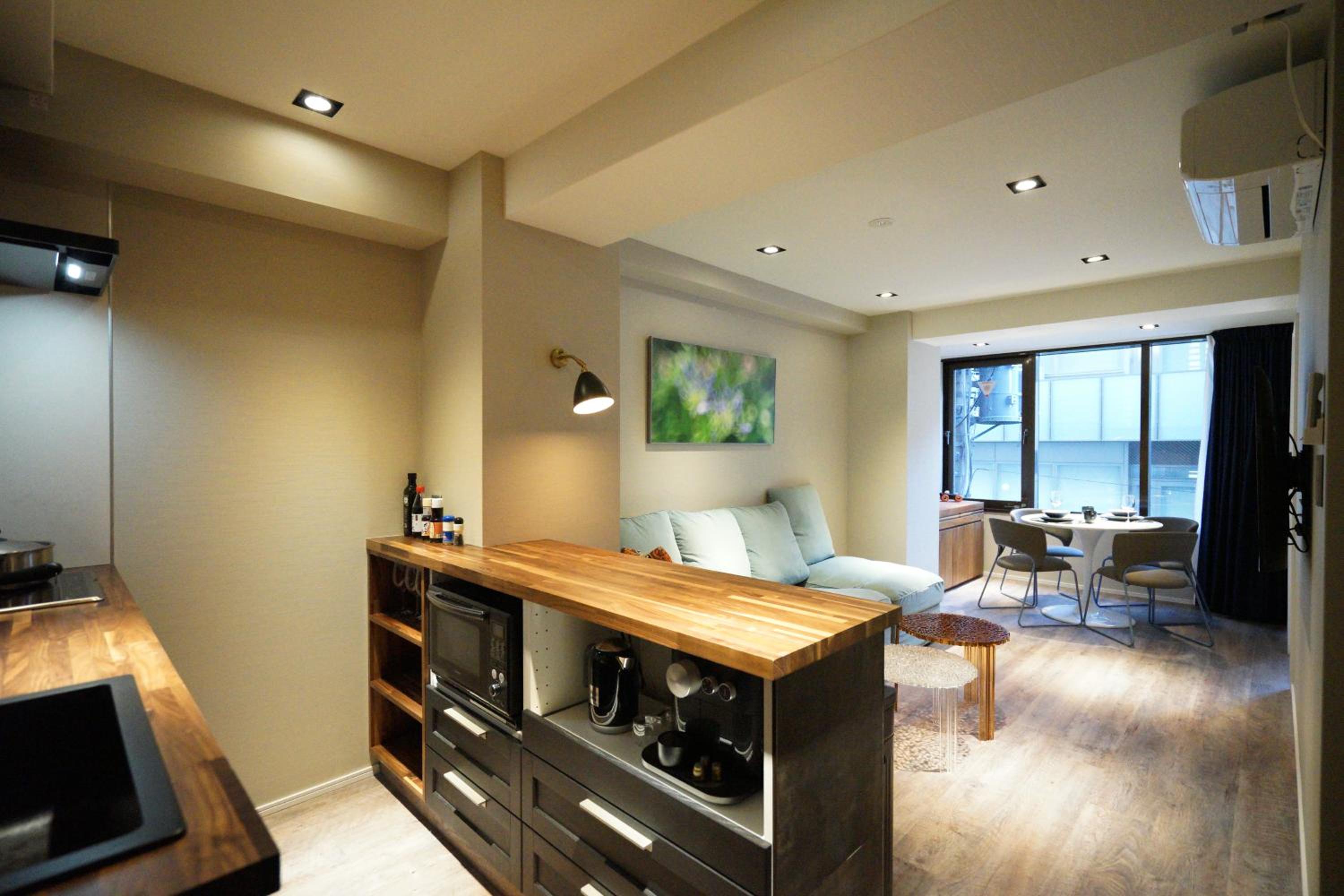 One-Bedroom Apartment photo 1