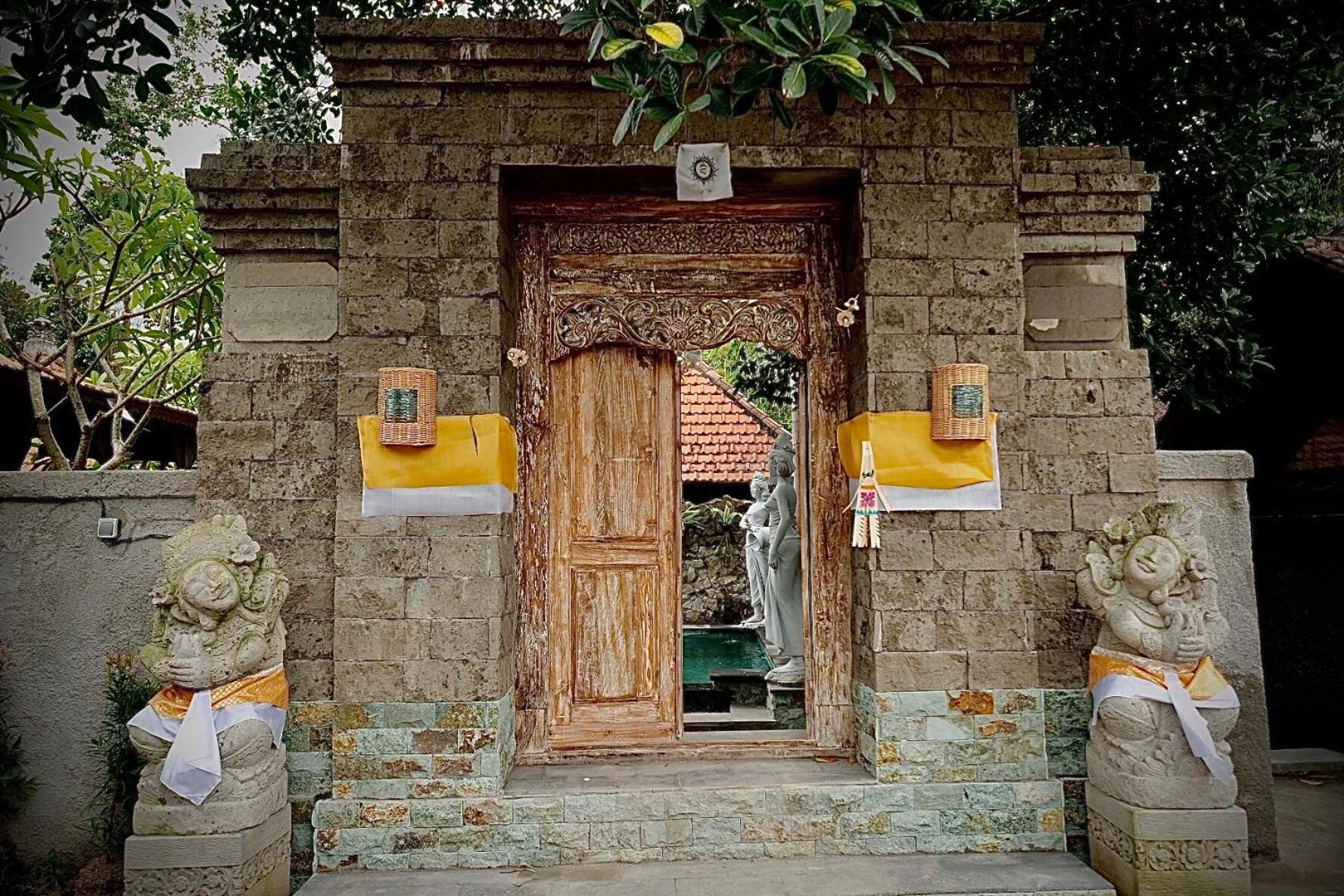 Villa with Private Pool - Photo 22