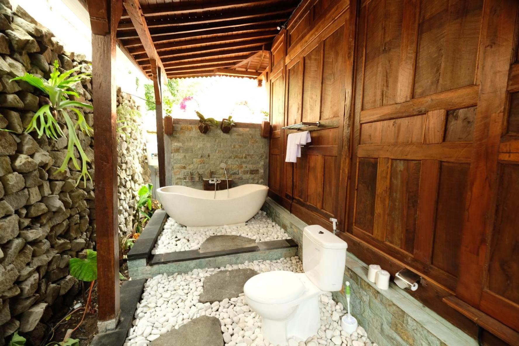 Villa with Private Pool - Photo 14