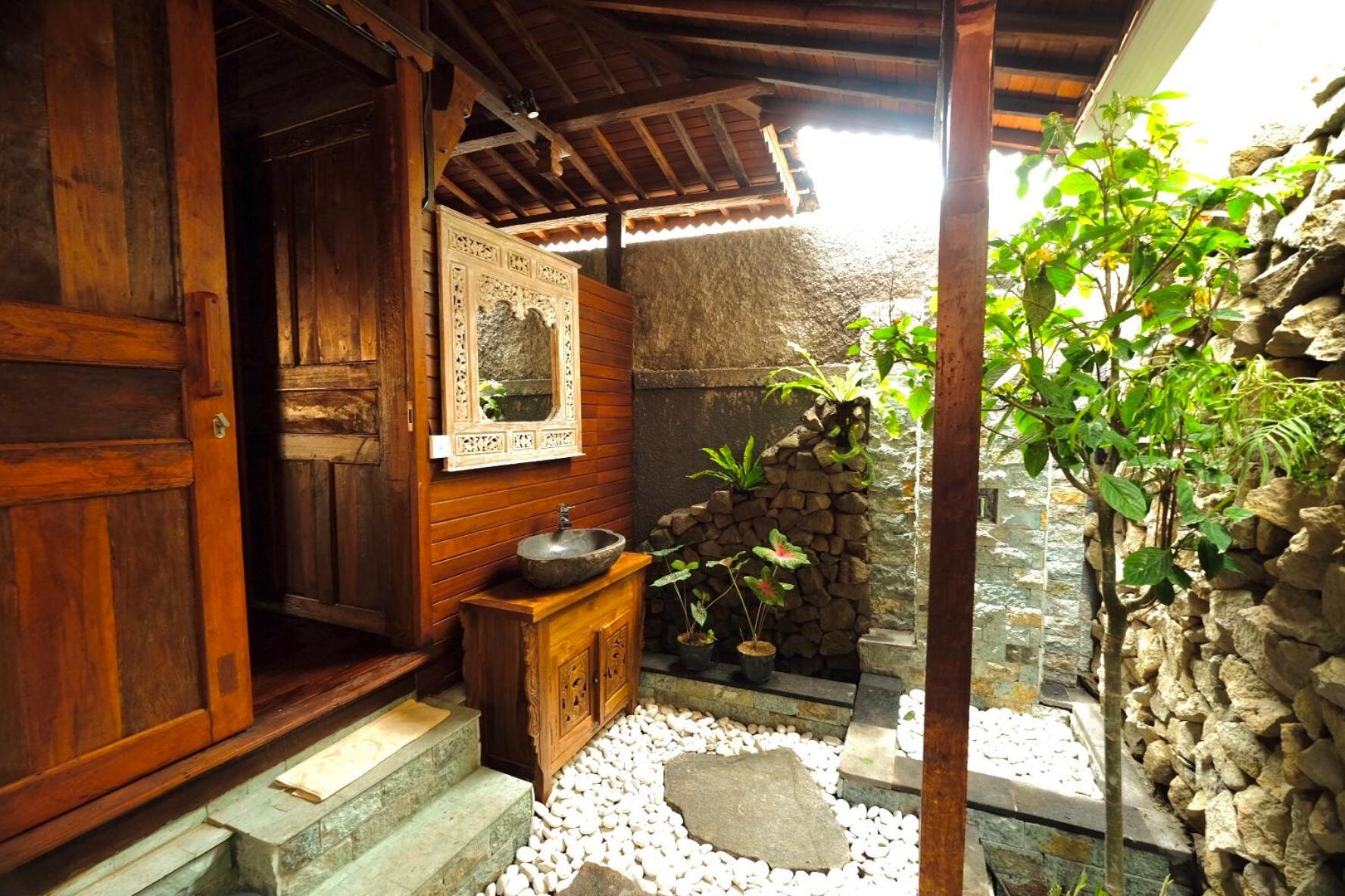 Villa with Private Pool - Photo 12