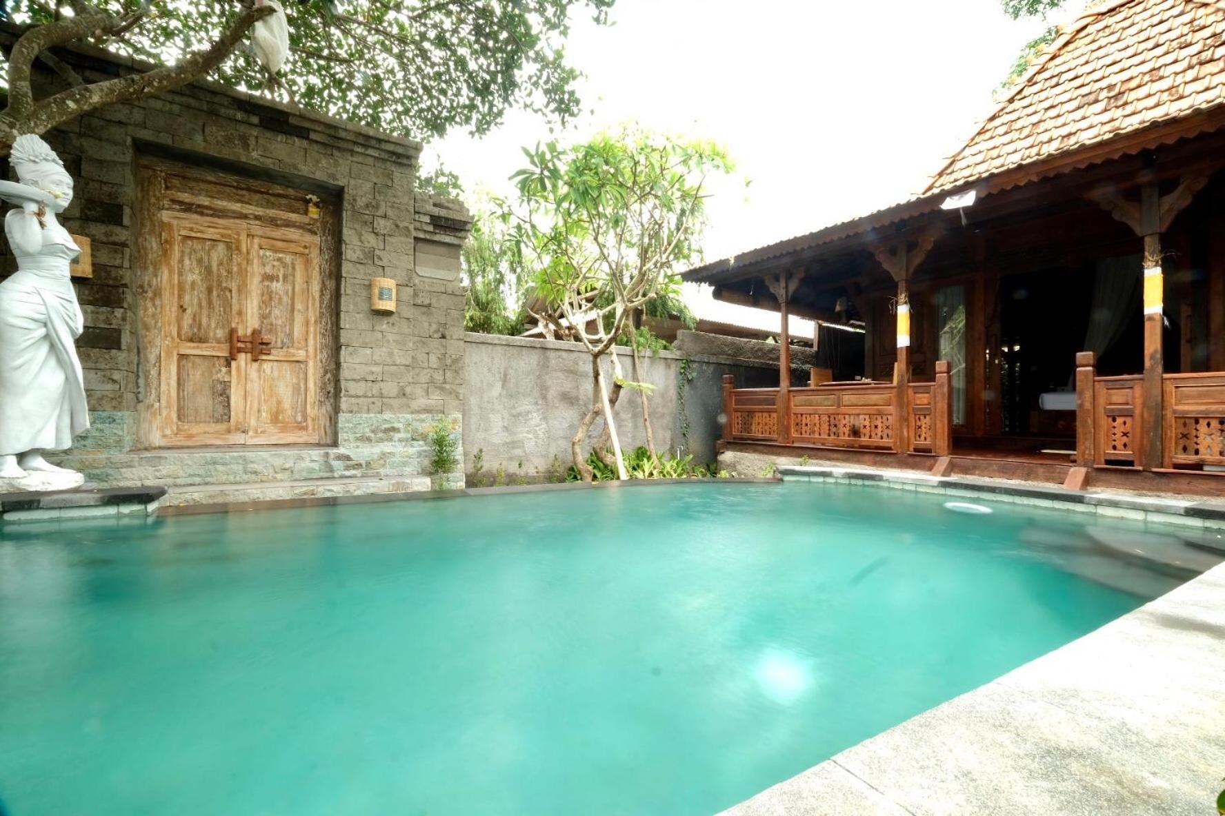 Villa with Private Pool - Photo 13