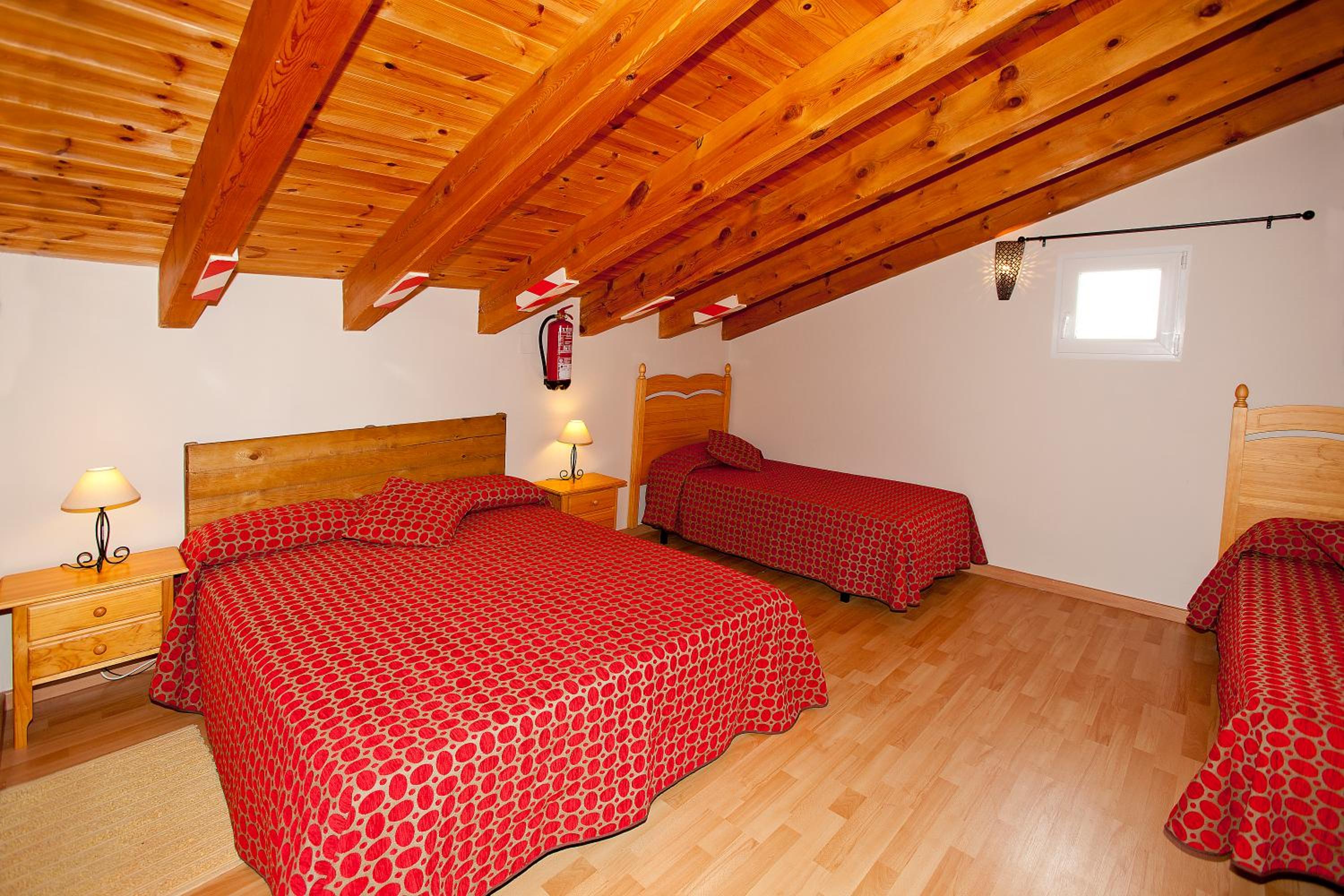Five-Bedroom House photo 2