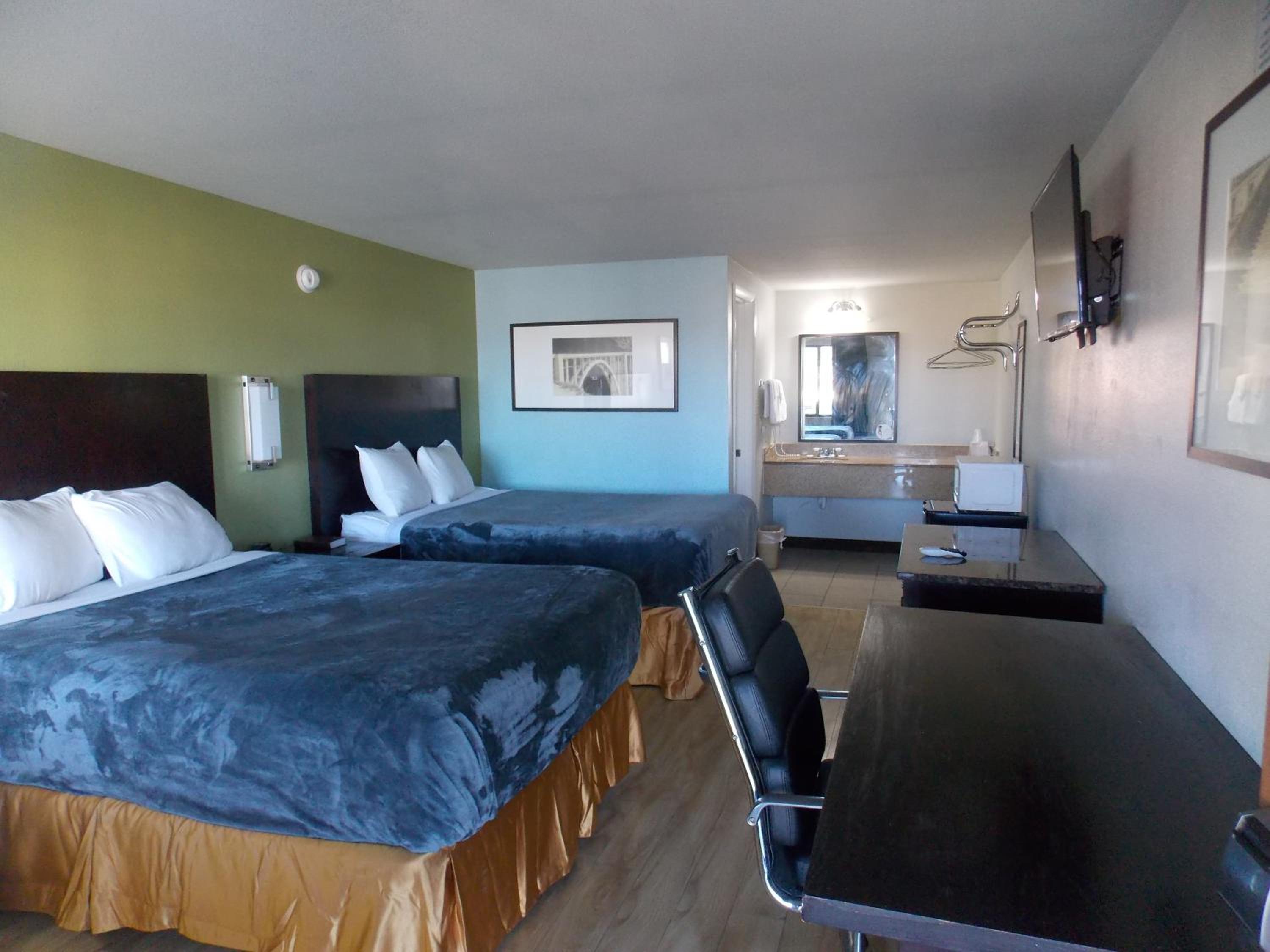 Double Room with Two Double Beds - Non-Smoking - Photo 1