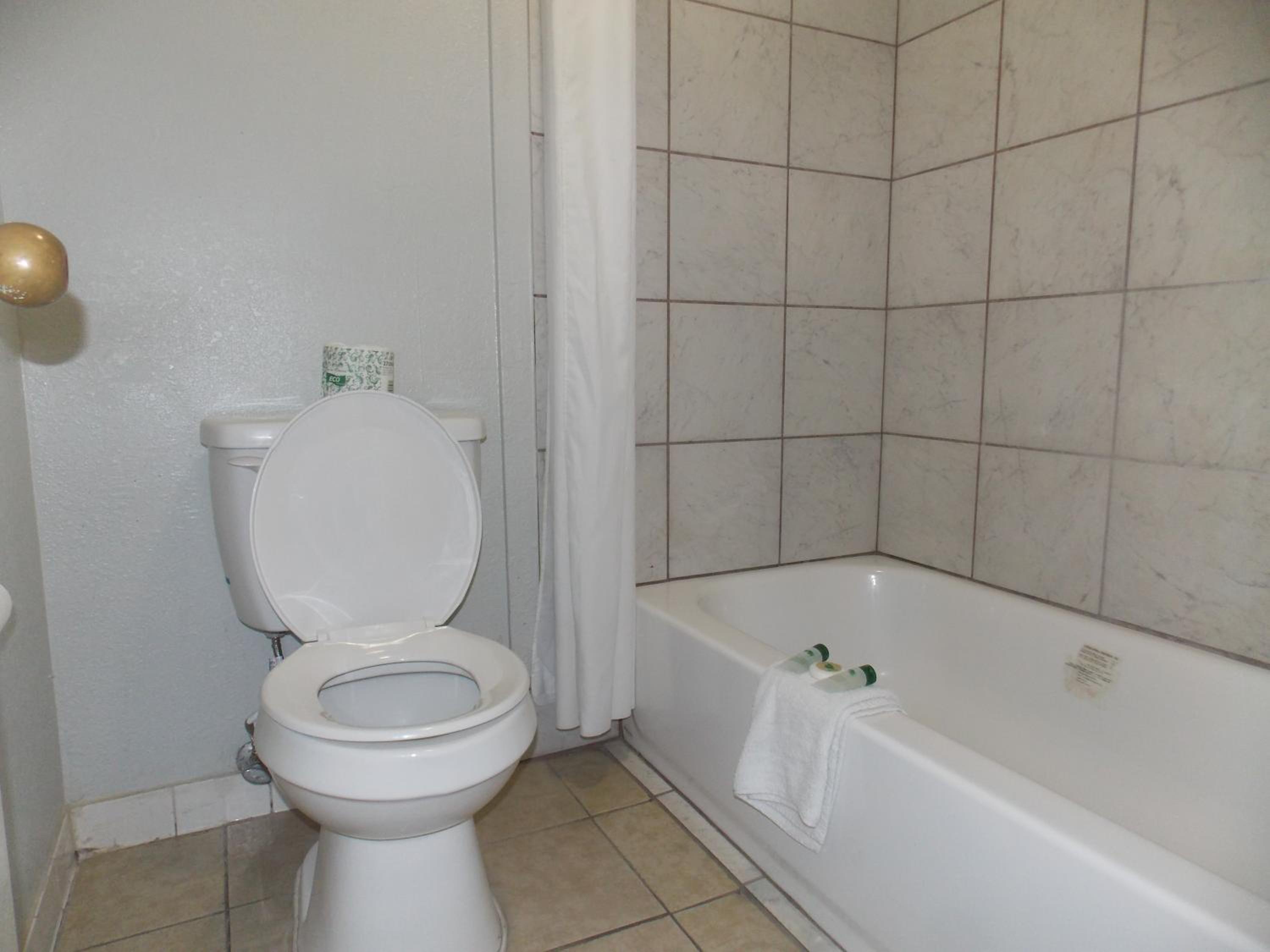 King Room - Non-Smoking - Photo 3