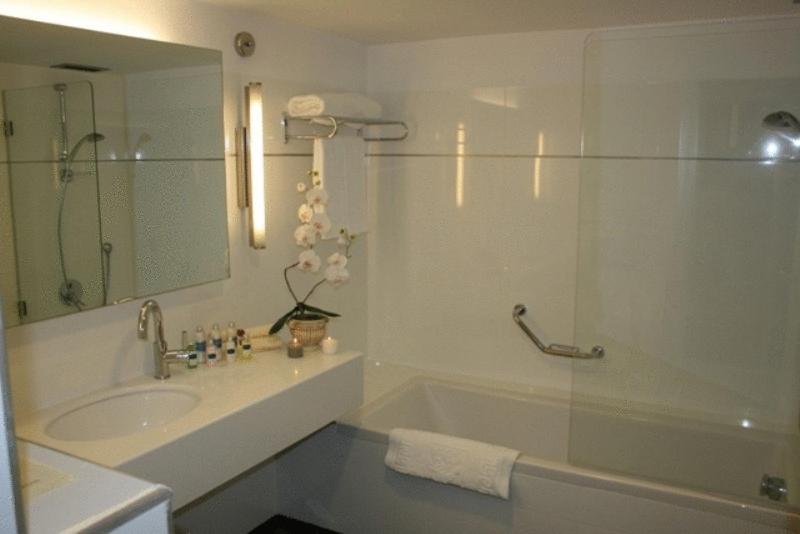 Junior Suite with Sea View - Photo 3