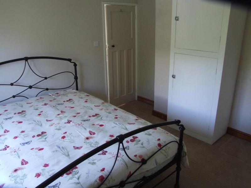 Three-Bedroom House - Photo 1