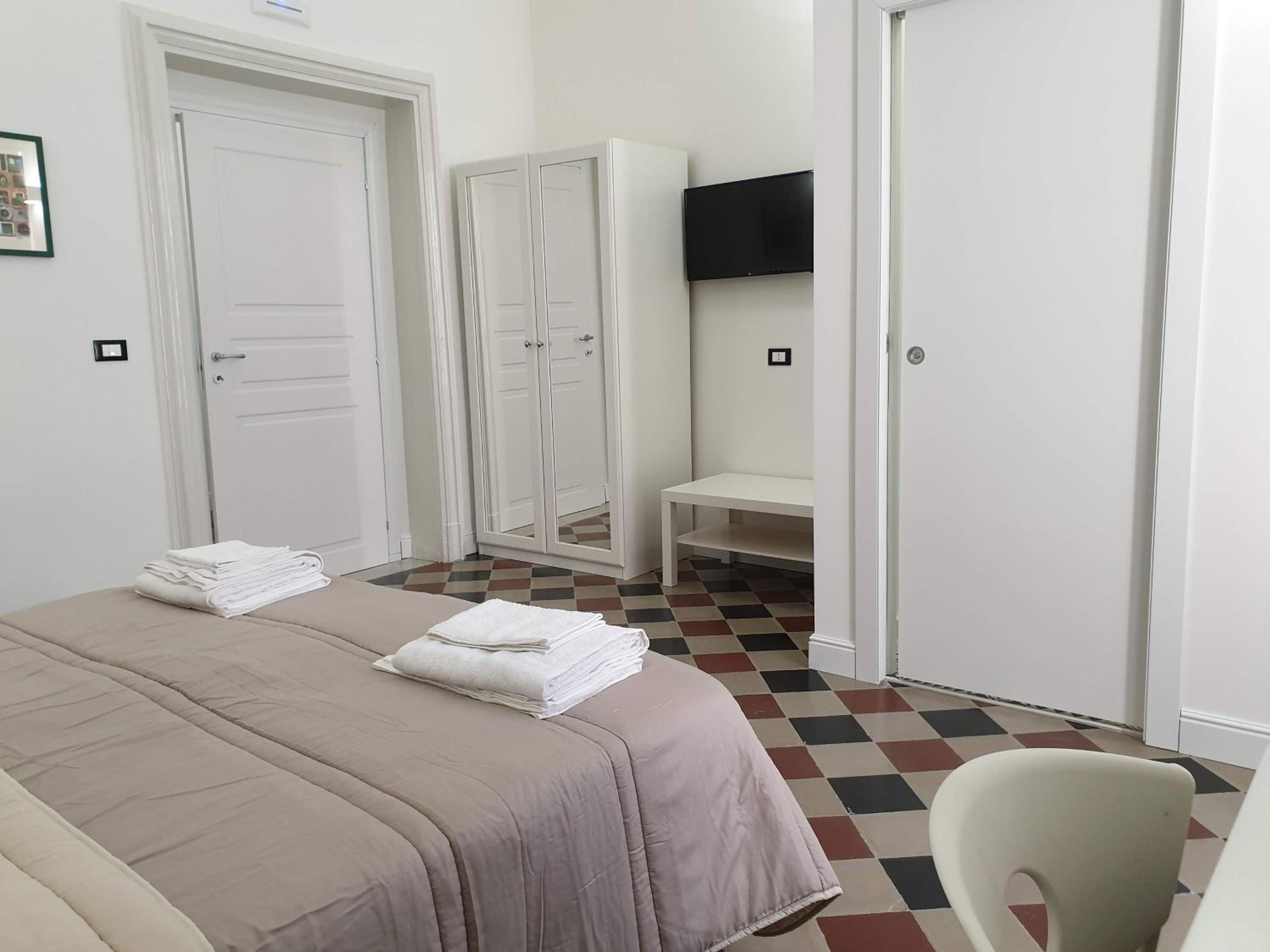 Standard Double or Twin Room with Balcony photo 3