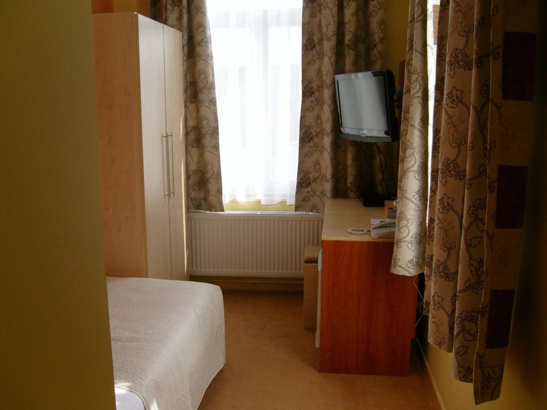 Single Room photo 2