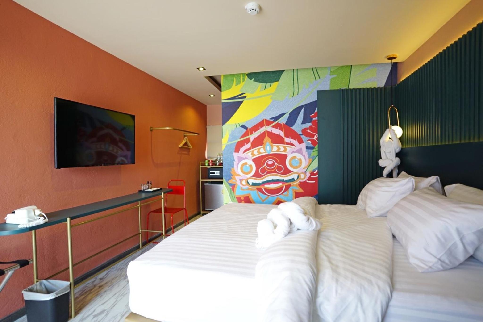 Deluxe King Room photo 2