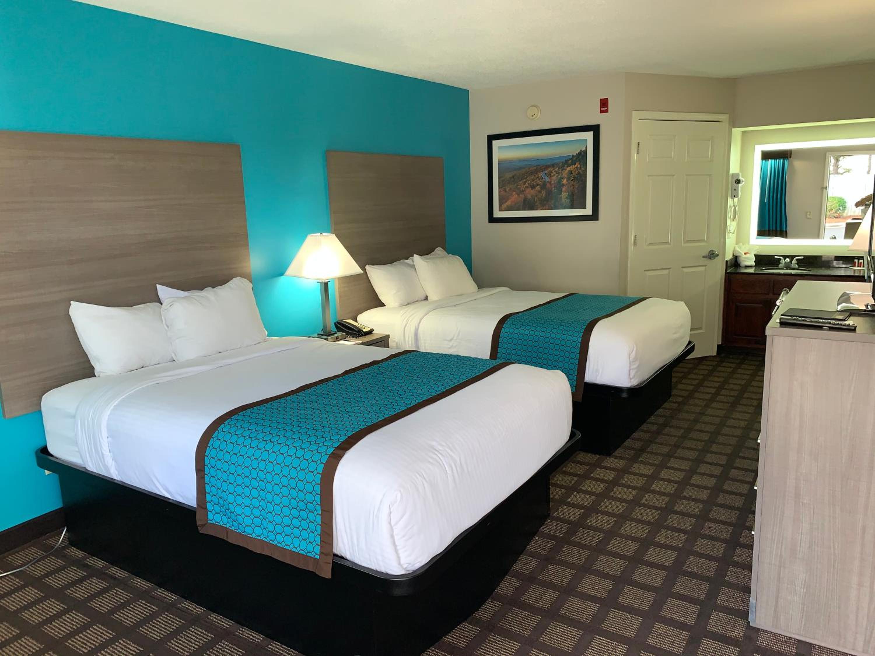 Deluxe Double Room with Two Double Beds - Non-Smoking - Photo 5