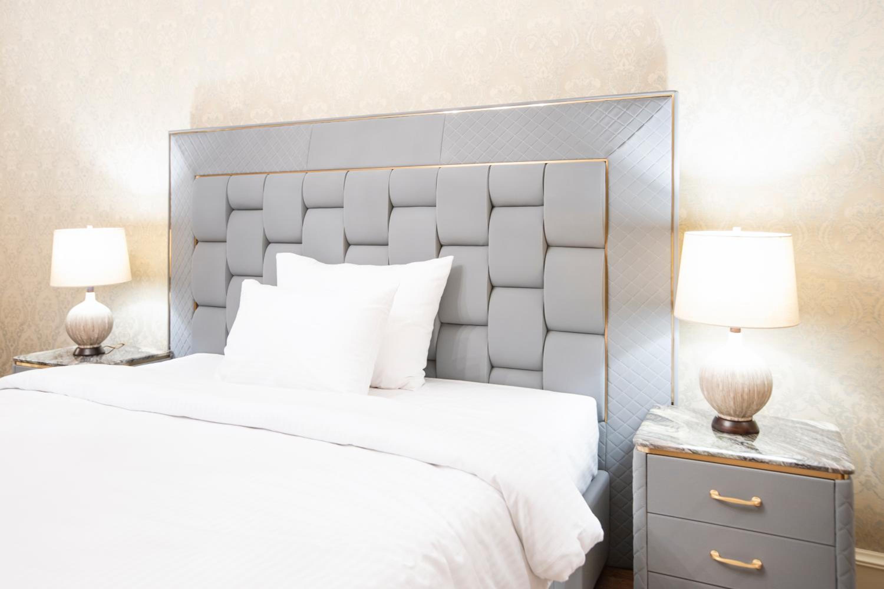 Deluxe King Room - Photo 2