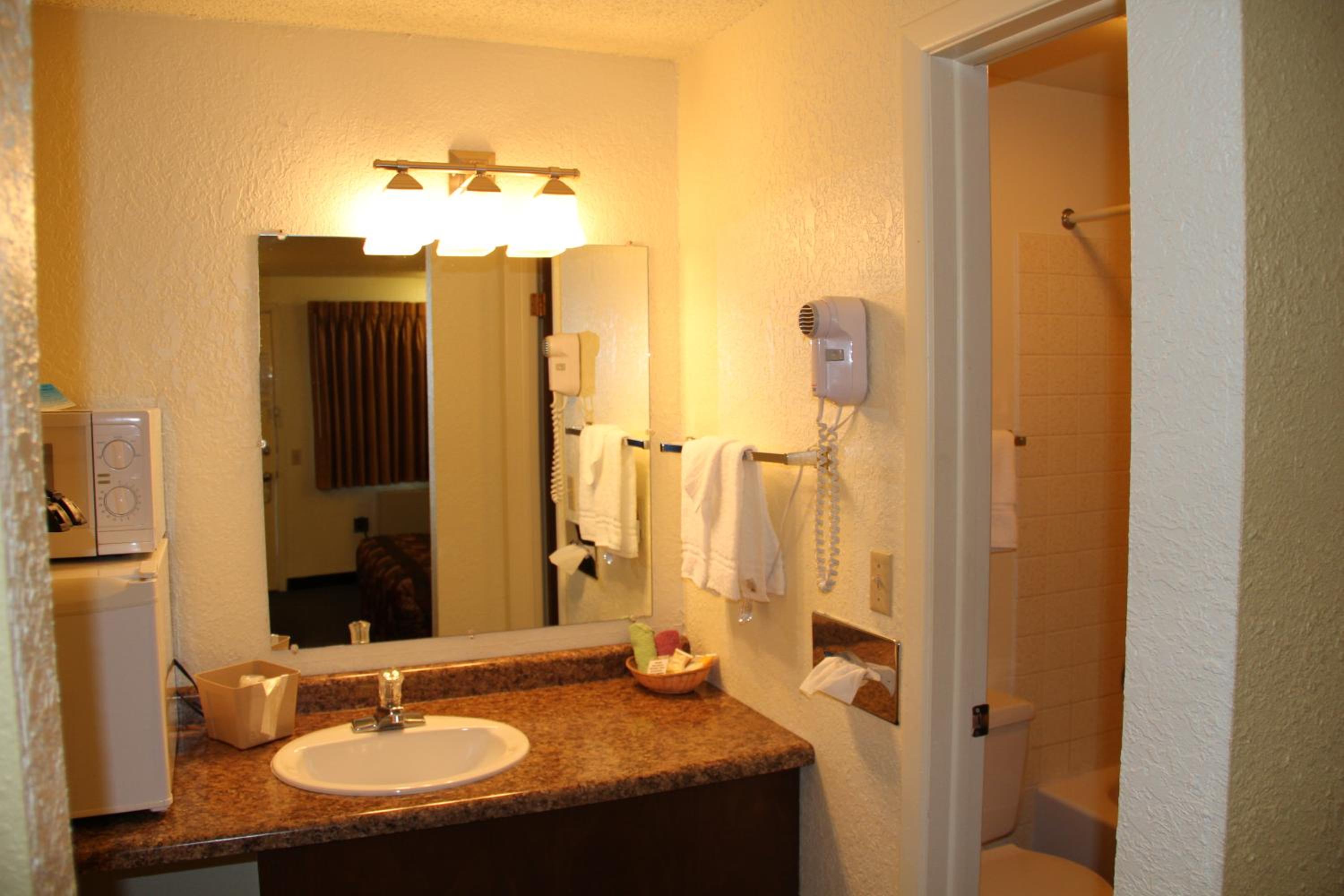 Deluxe Family Suite photo 2