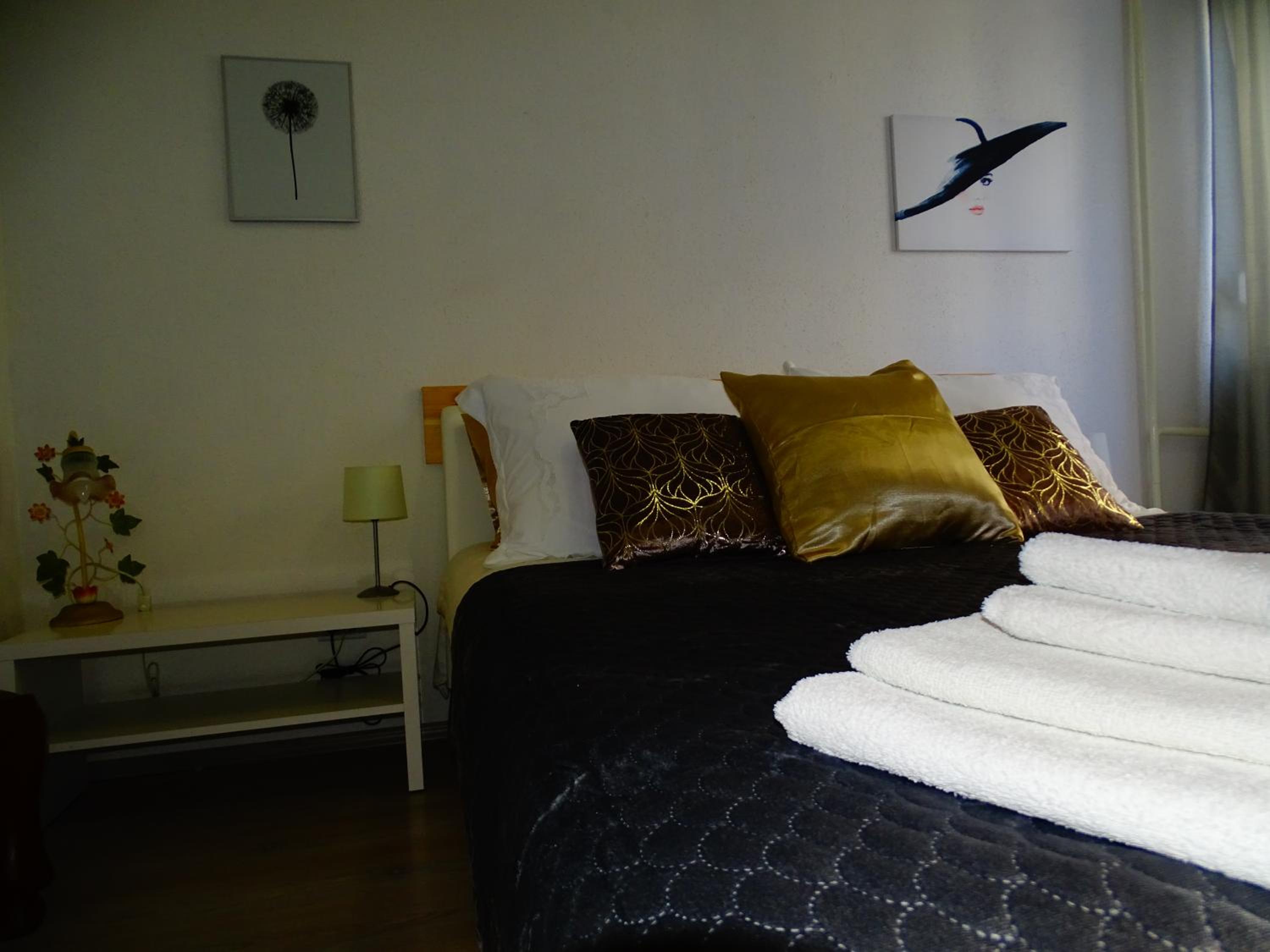 One-Bedroom Apartment - Photo 27