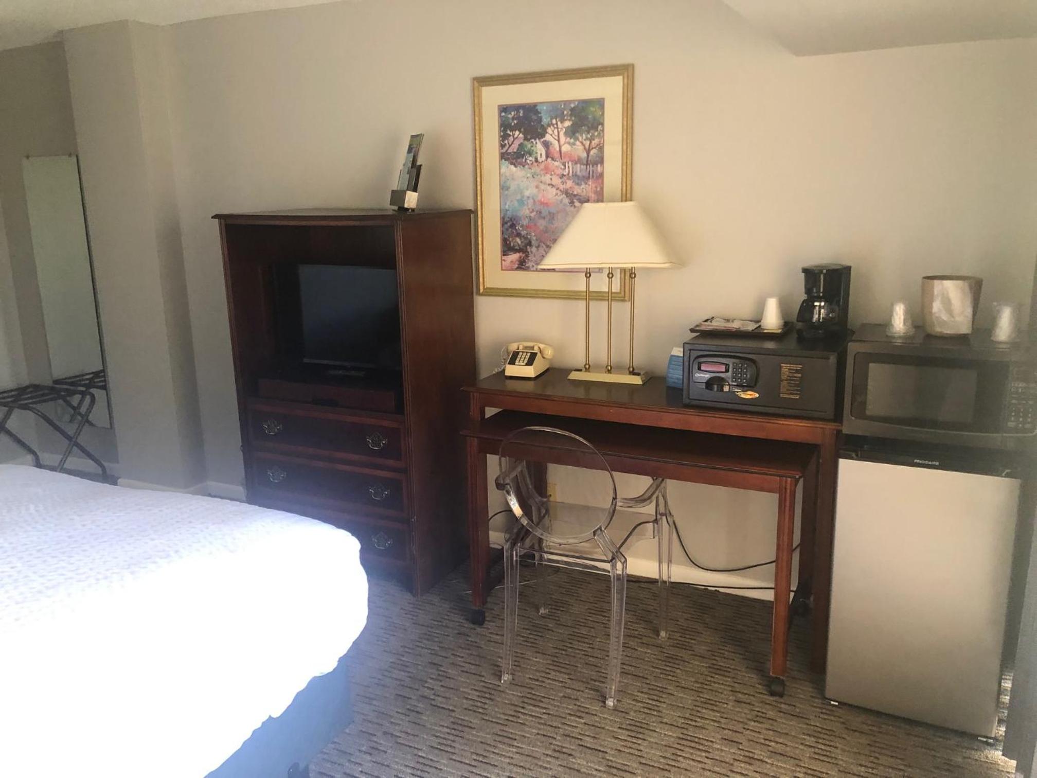 Queen Room photo 3