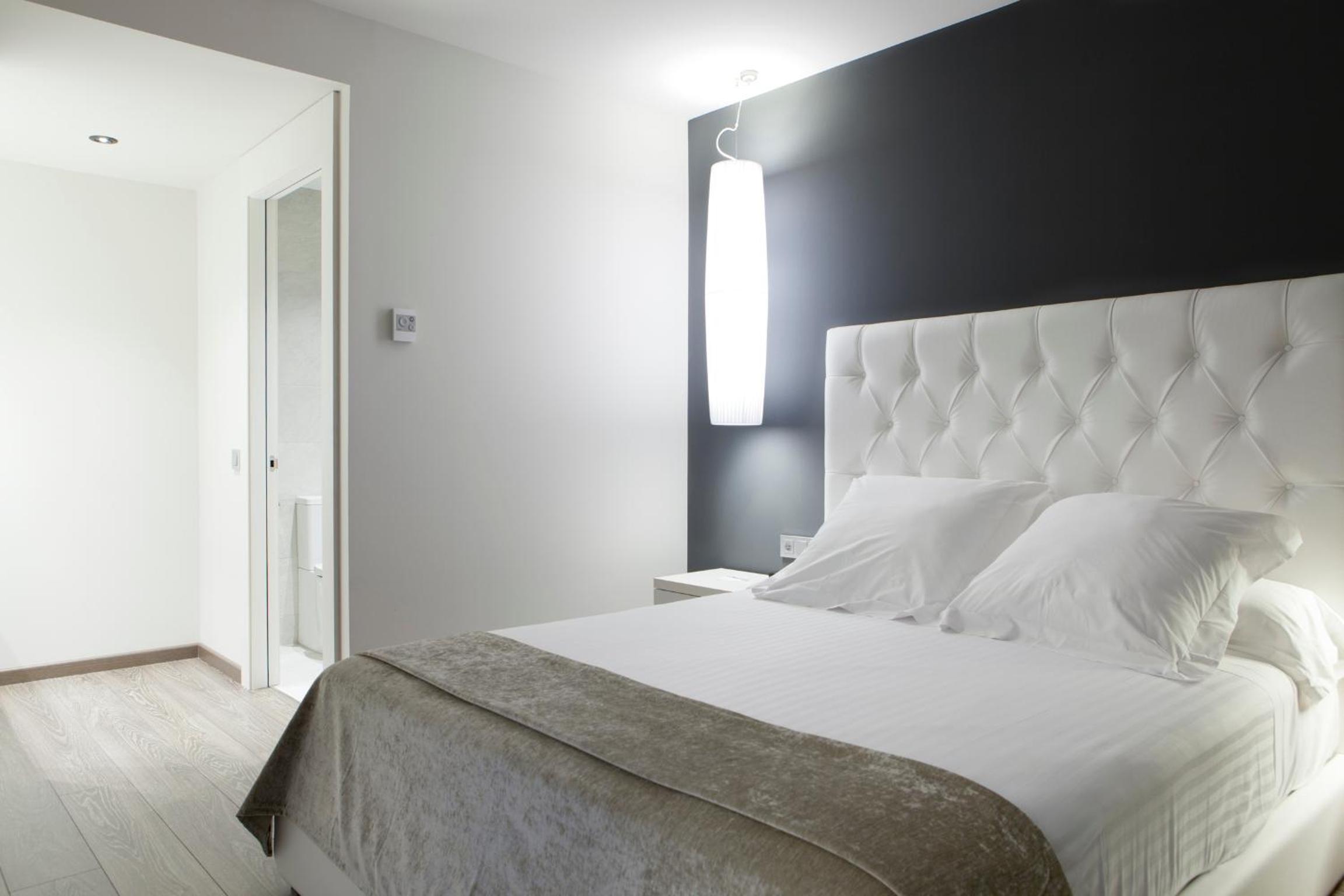Quadruple Room thumbnail 5