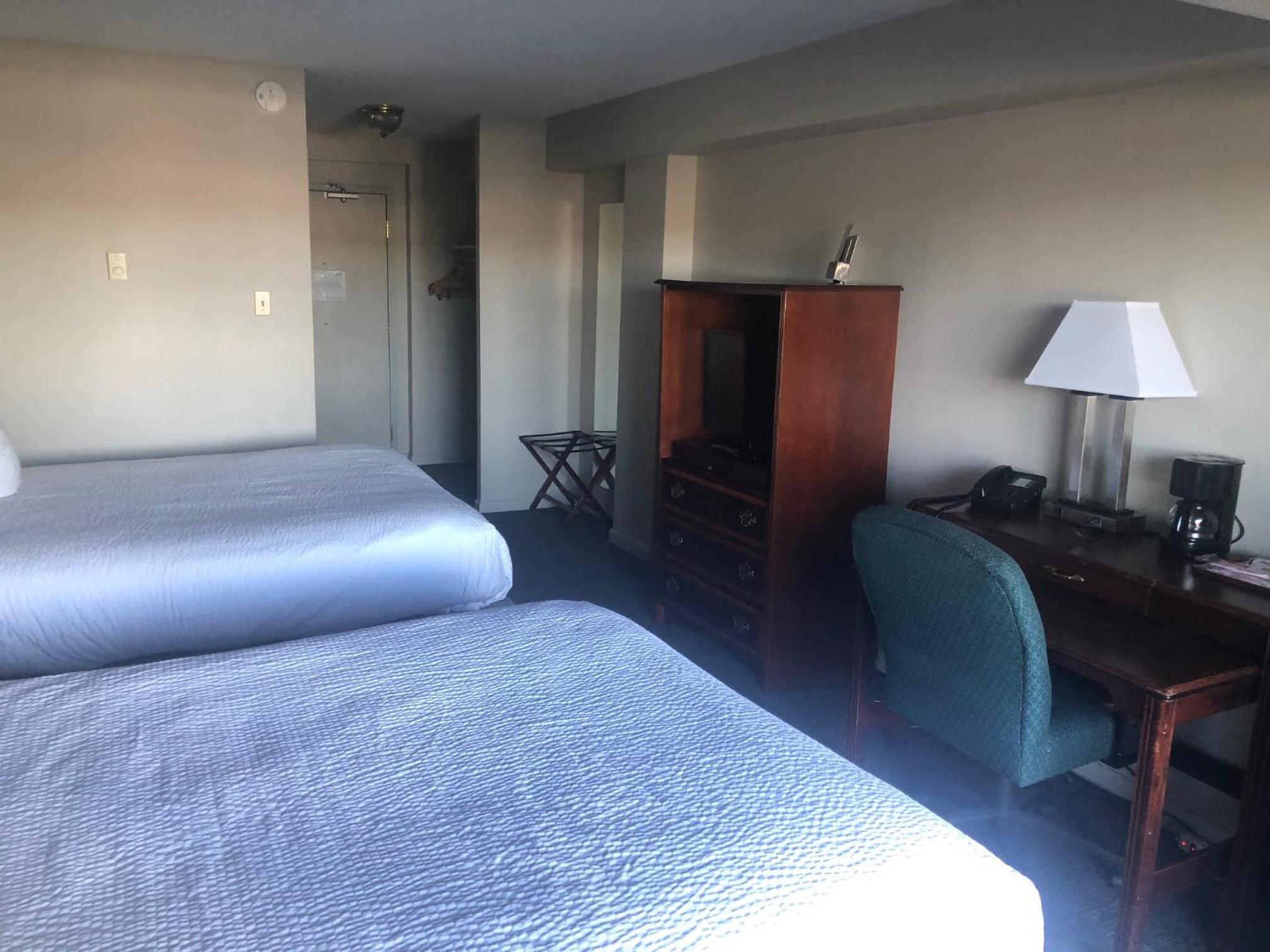 Queen Room photo 3