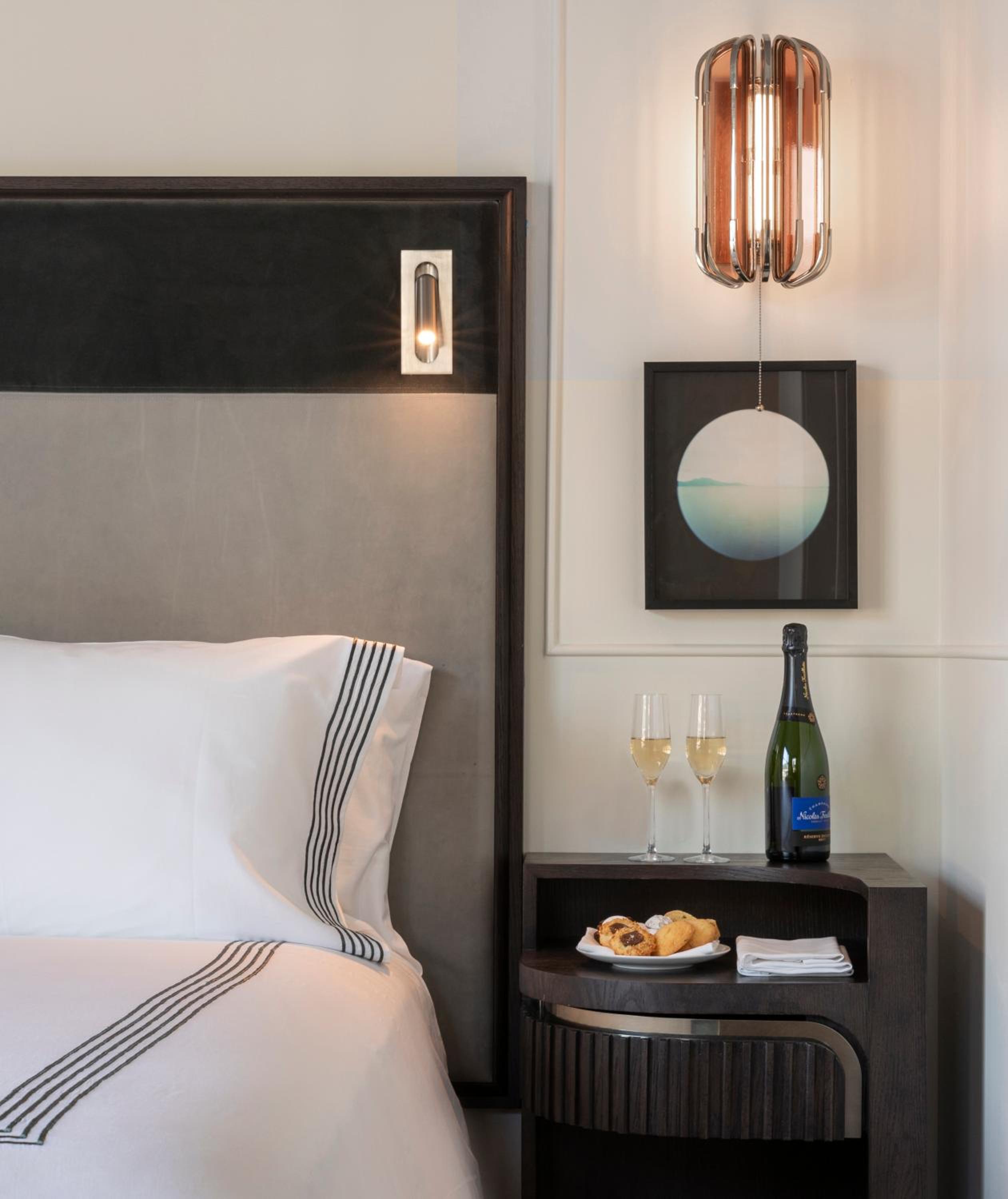 Junior King Suite photo 2