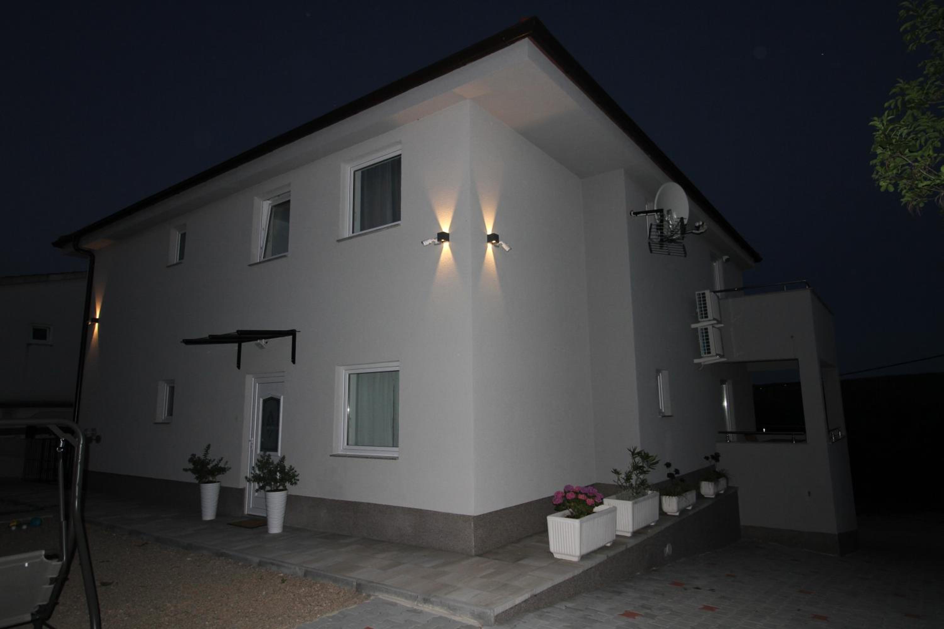 Apartment - Ground Floor photo 1