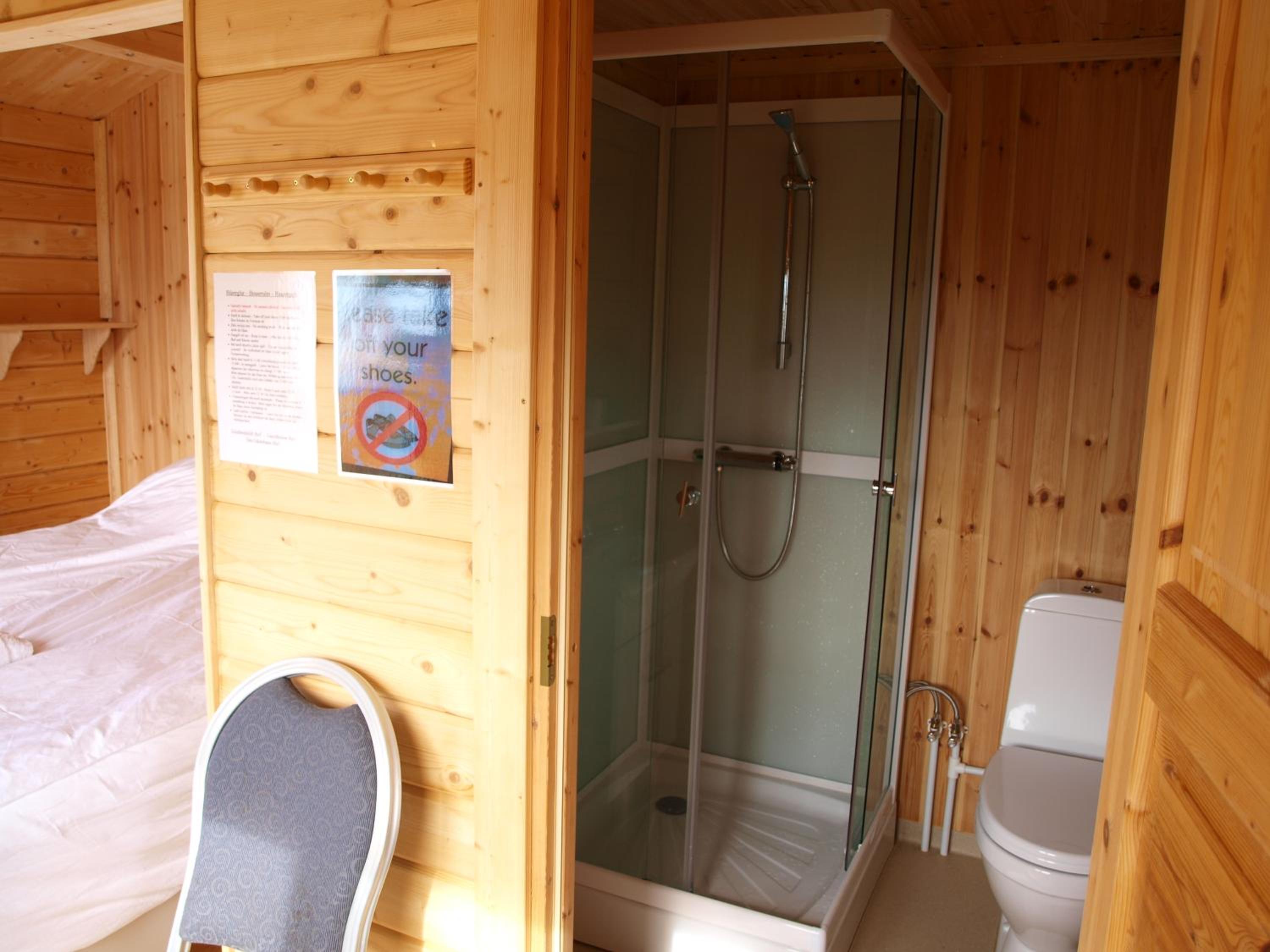 Twin Room with Private Bathroom - Photo 10