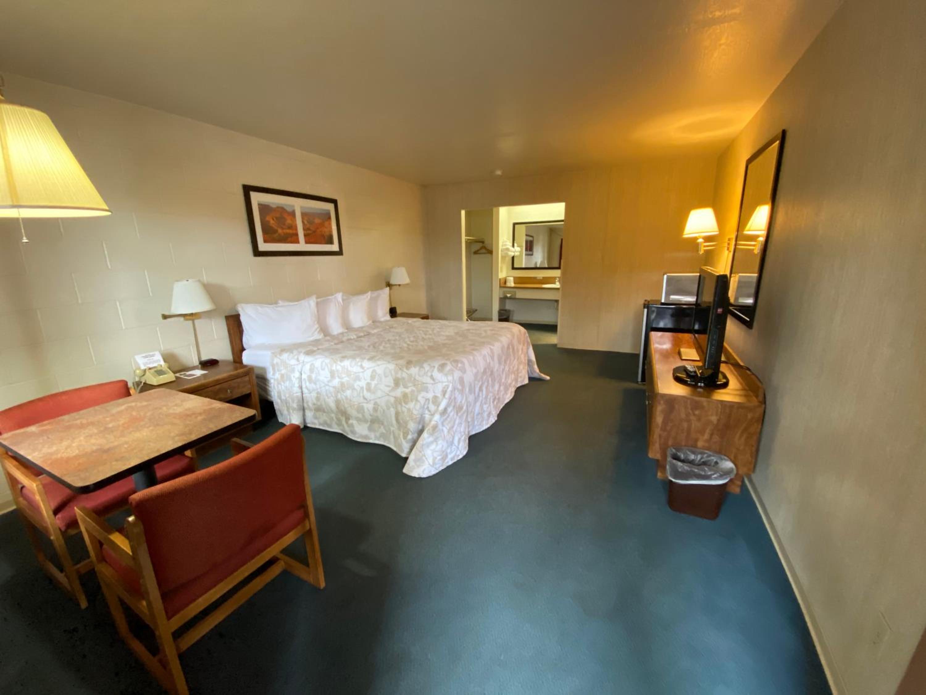 Deluxe King Room photo 2