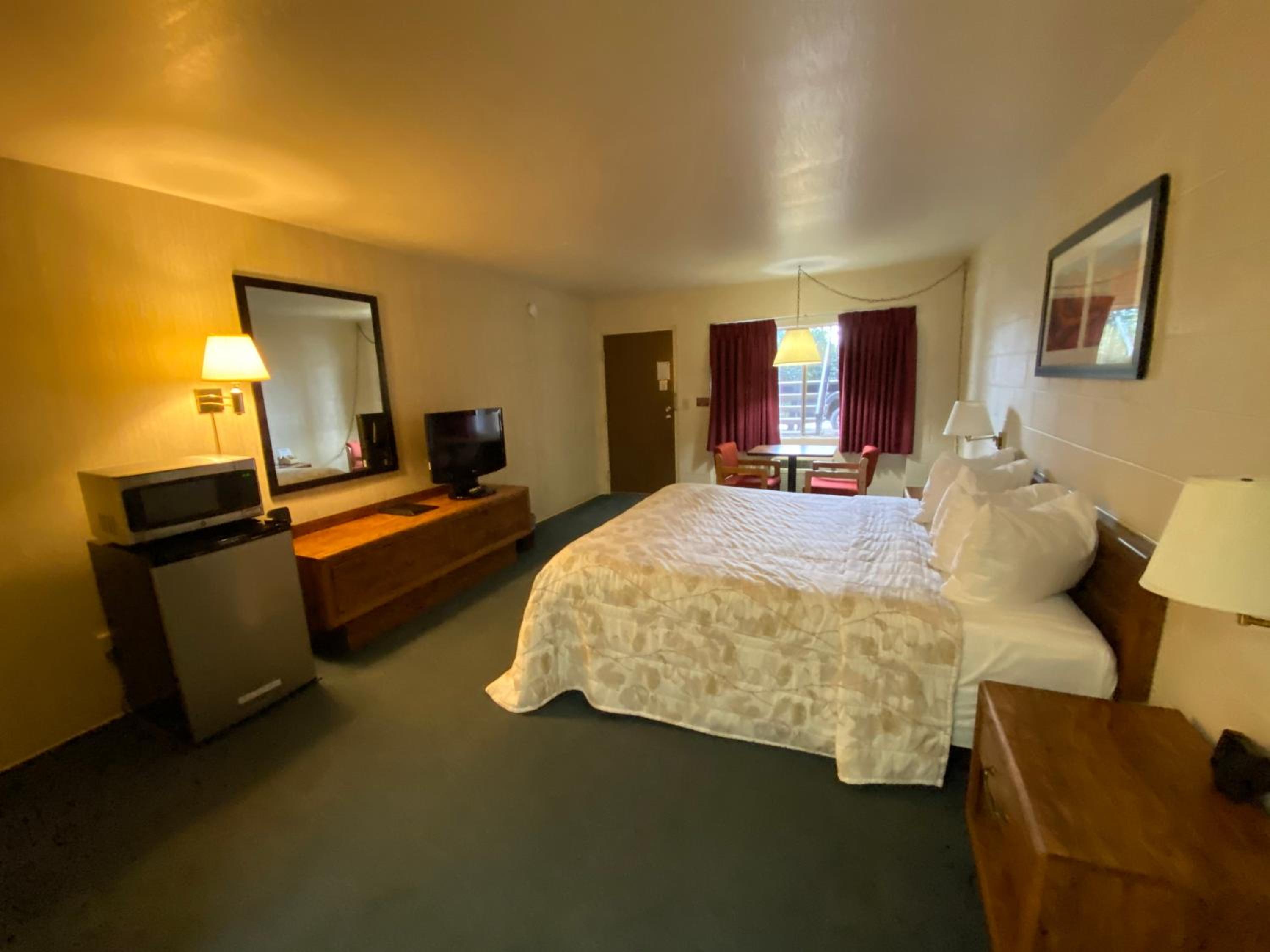 Deluxe King Room photo 2