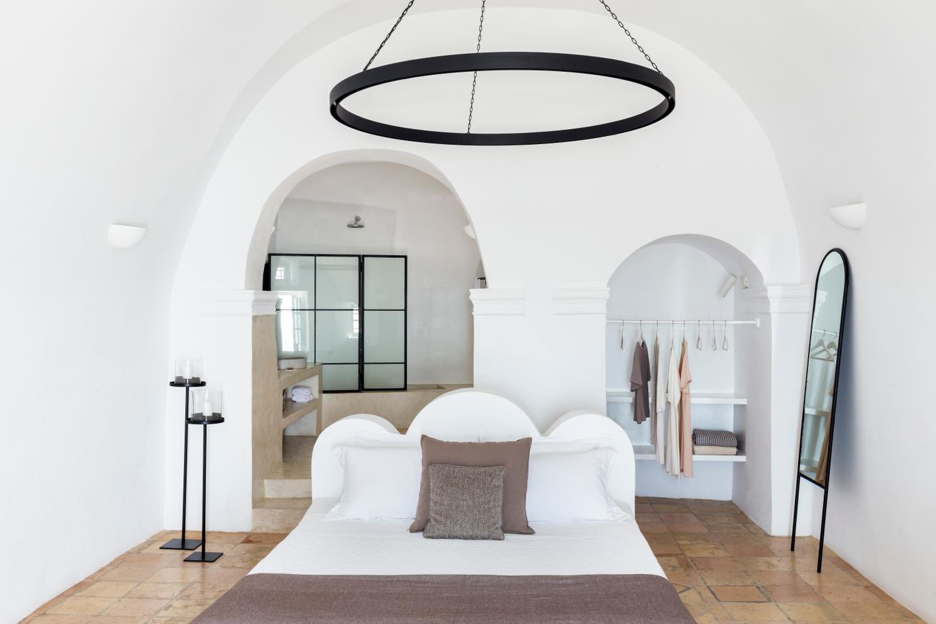 Vasilicos Suite with Plunge Pool and Caldera View