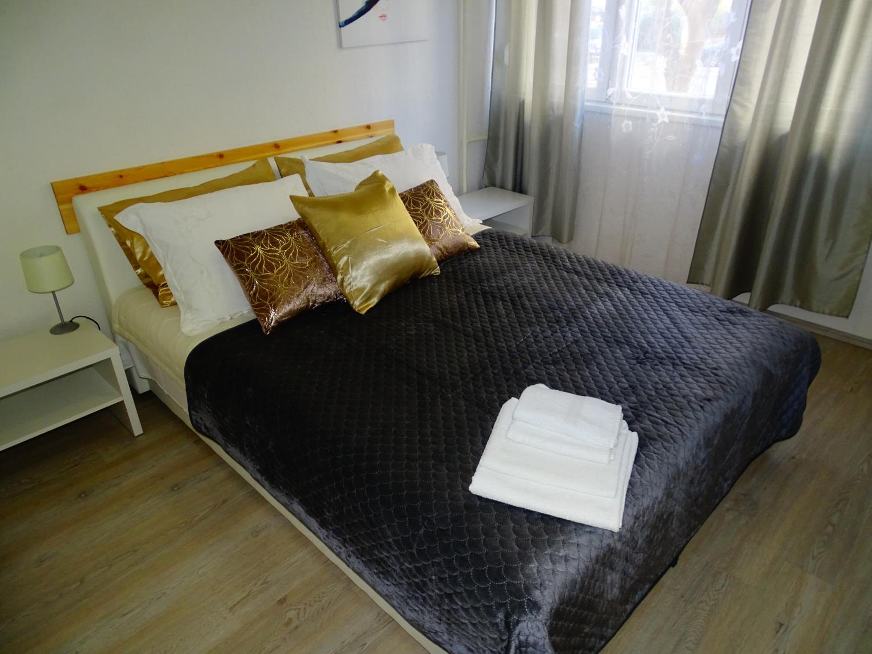 One-Bedroom Apartment - Photo 33