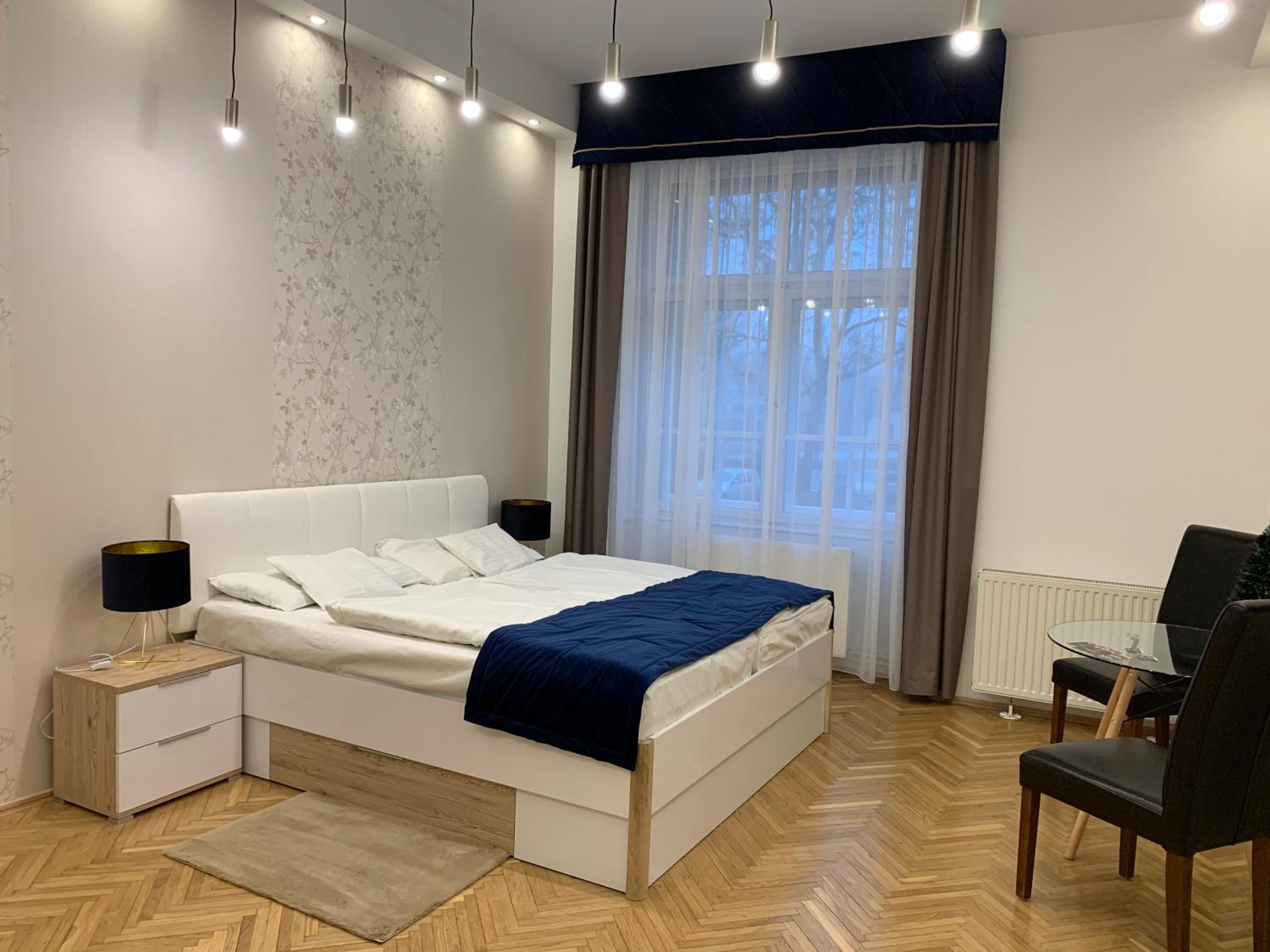 Large Double Room photo 1