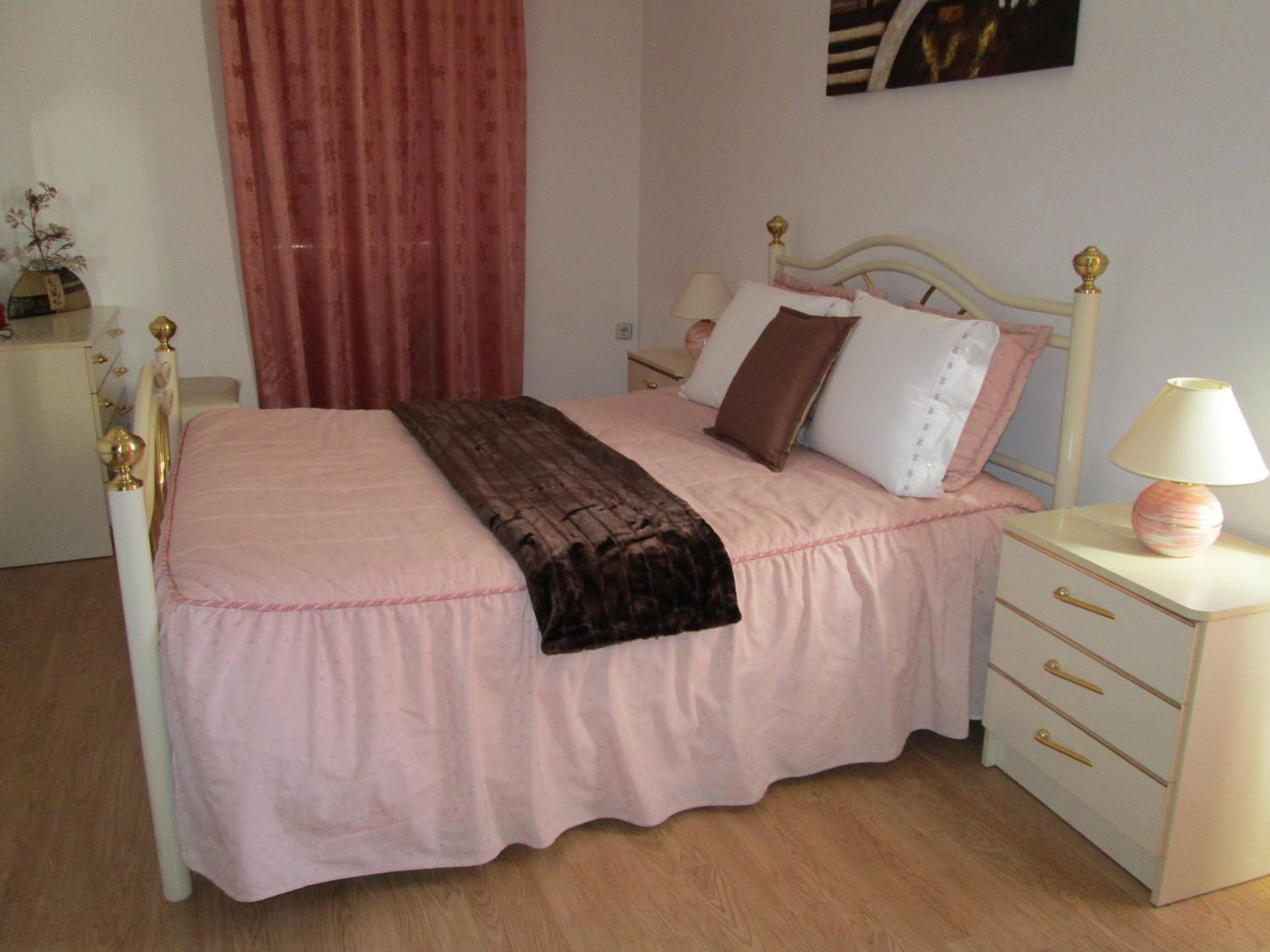 One-Bedroom Apartment - Photo 16